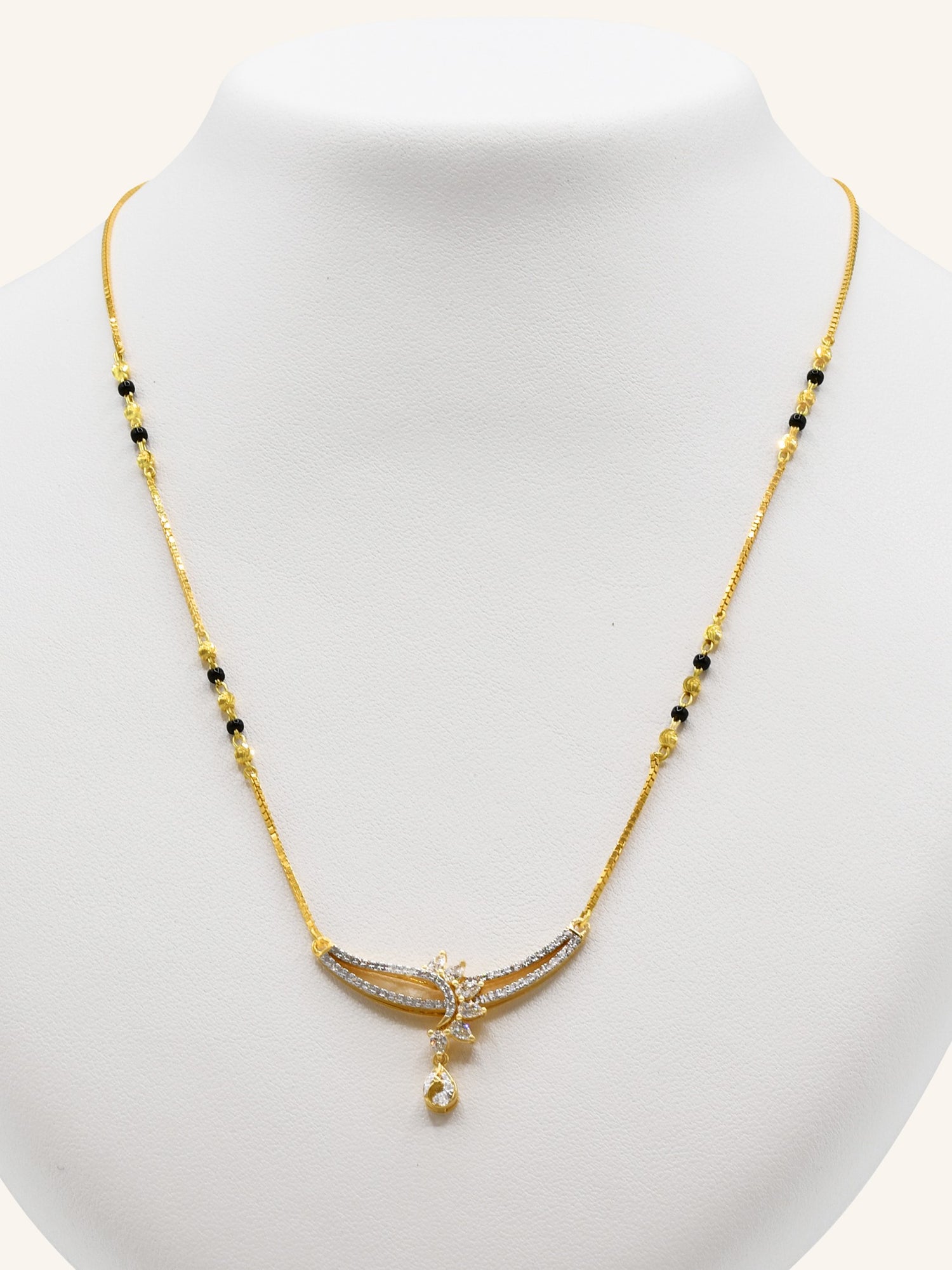 18ct Gold Diamond Mangal Sutra - Roop Darshan