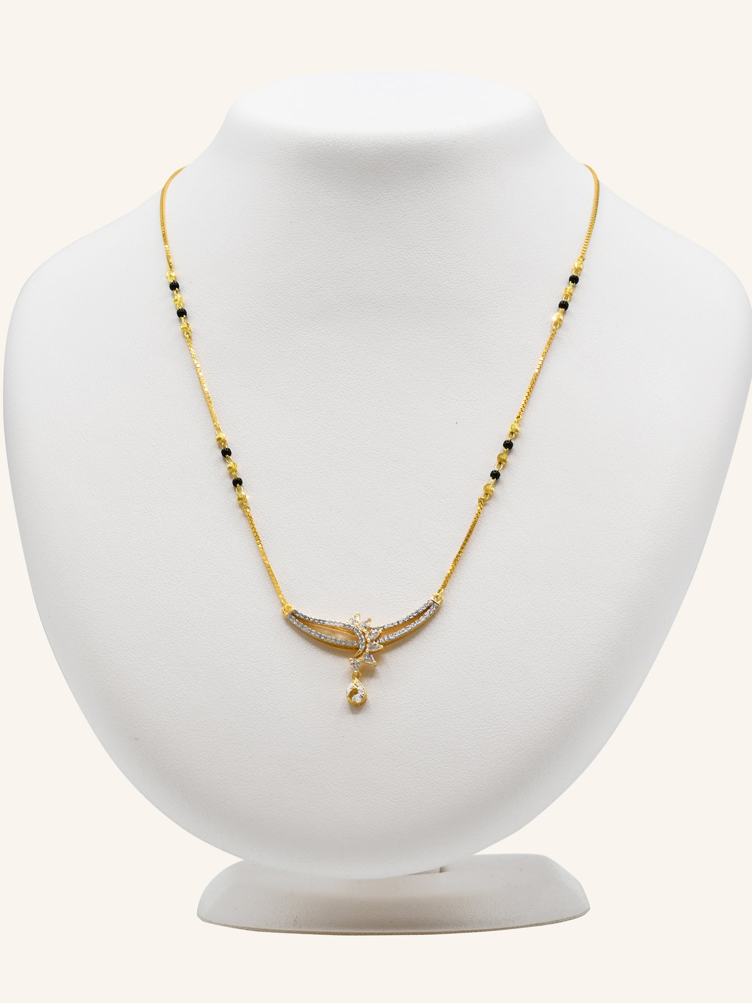 18ct Gold Diamond Mangal Sutra - Roop Darshan