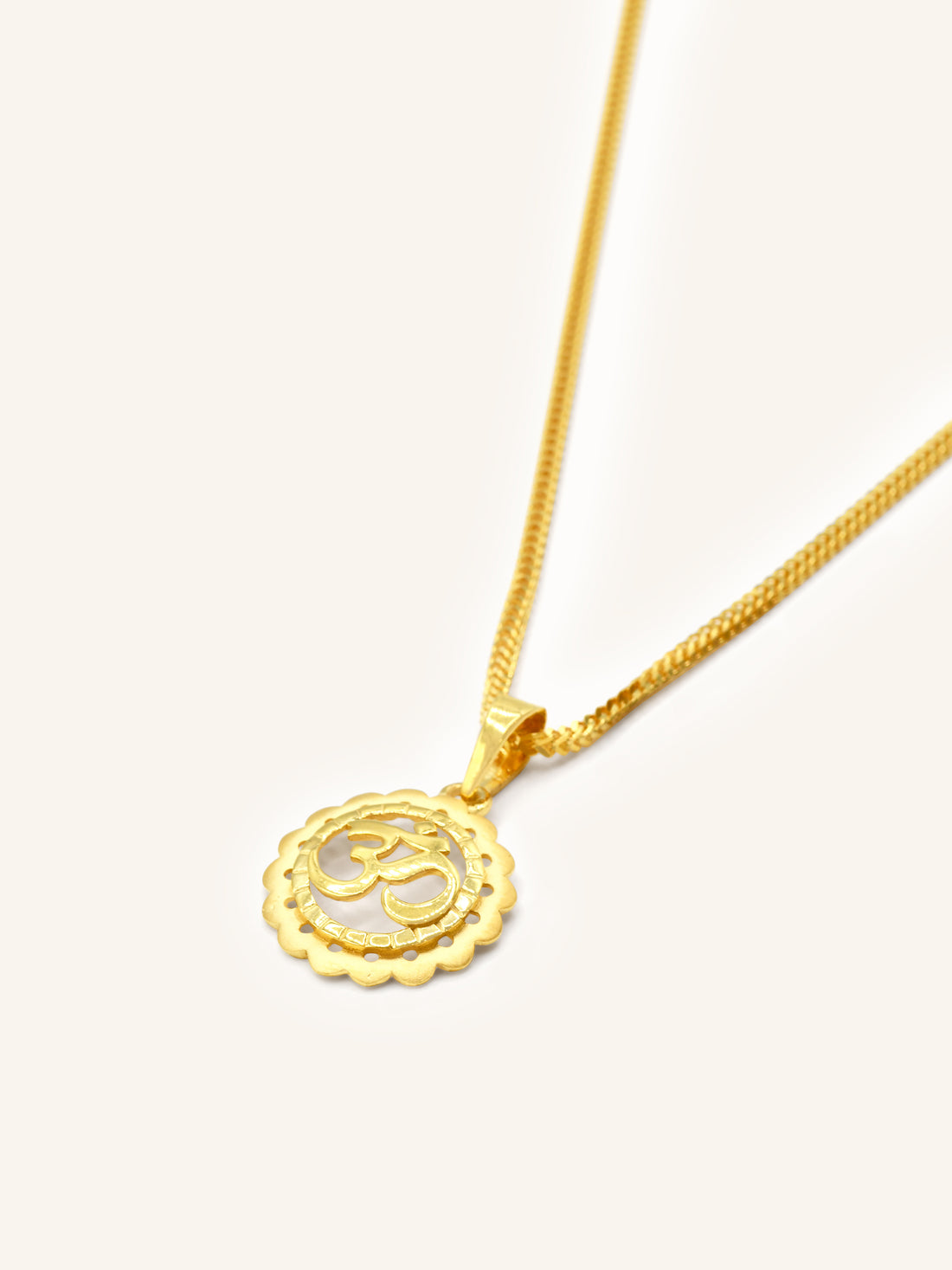 22ct Gold OM Pendant 2.17 GMS - Roop Darshan