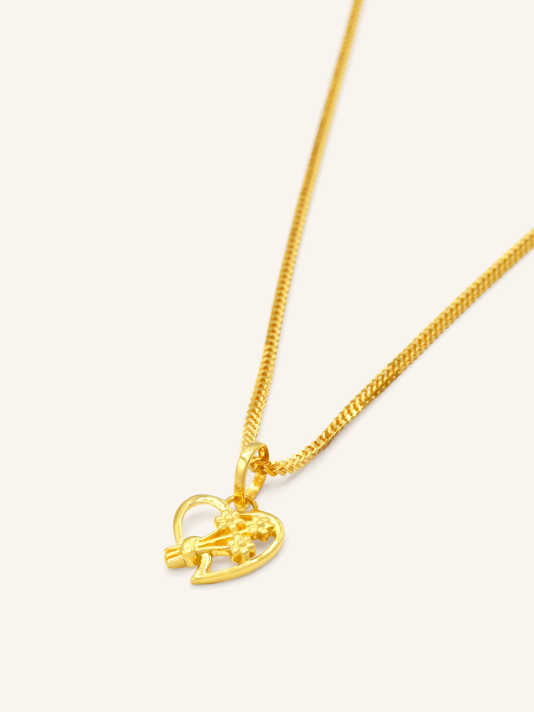 22ct Gold Heart Flower Pendant 1.67 GMS - Roop Darshan