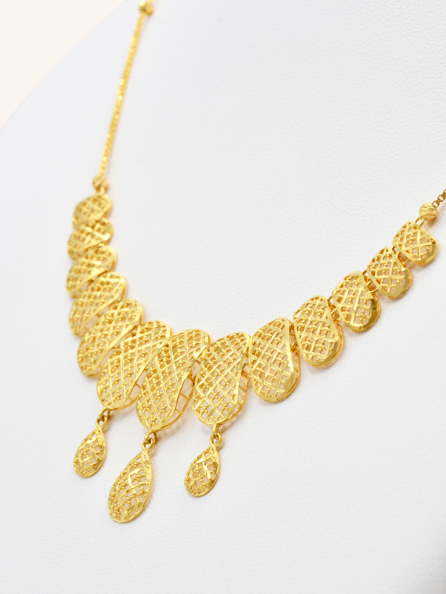 22ct Gold Necklace Set 13.50 GMS - Roop Darshan
