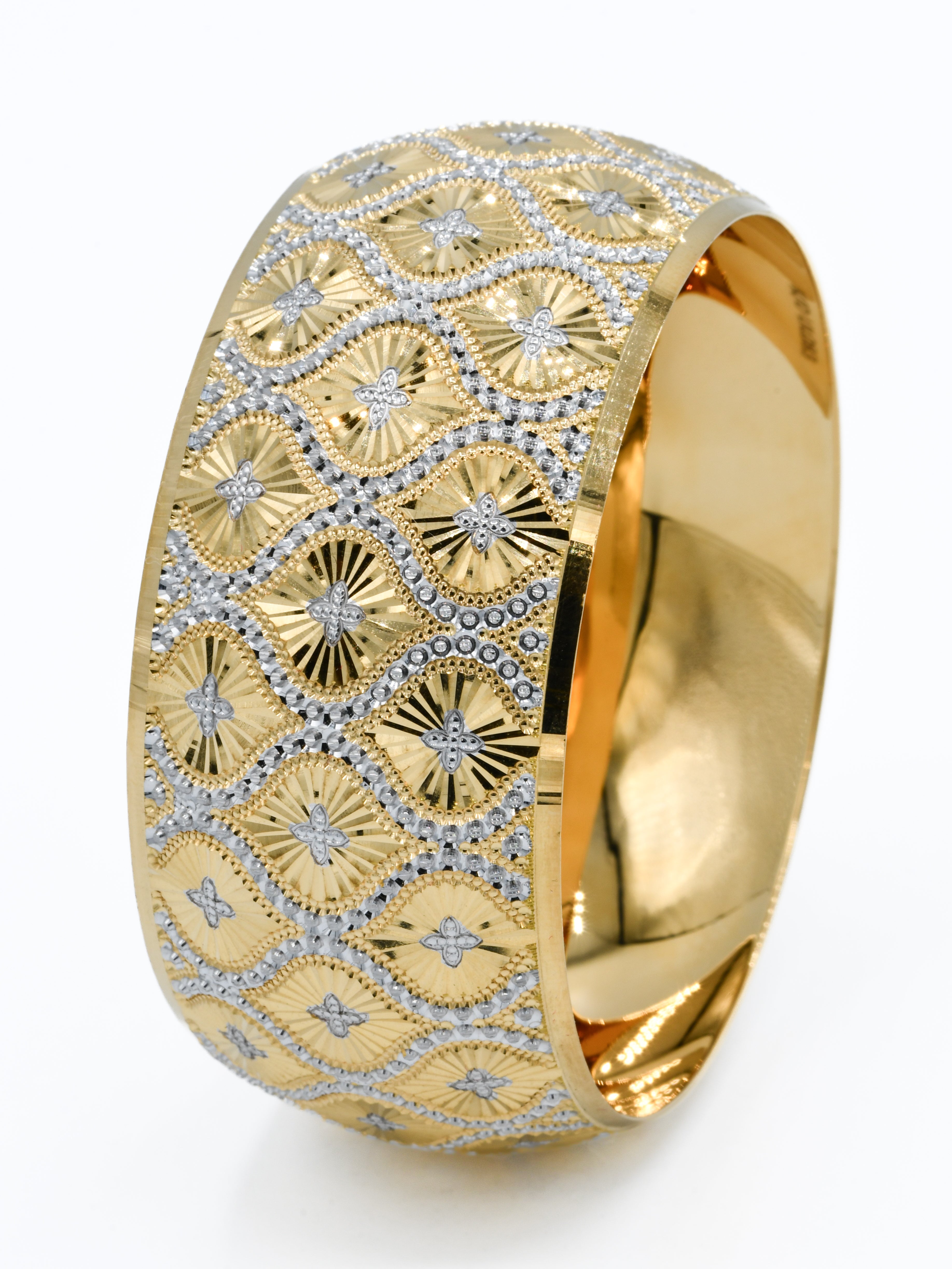 22ct Gold Two Tone Bangle