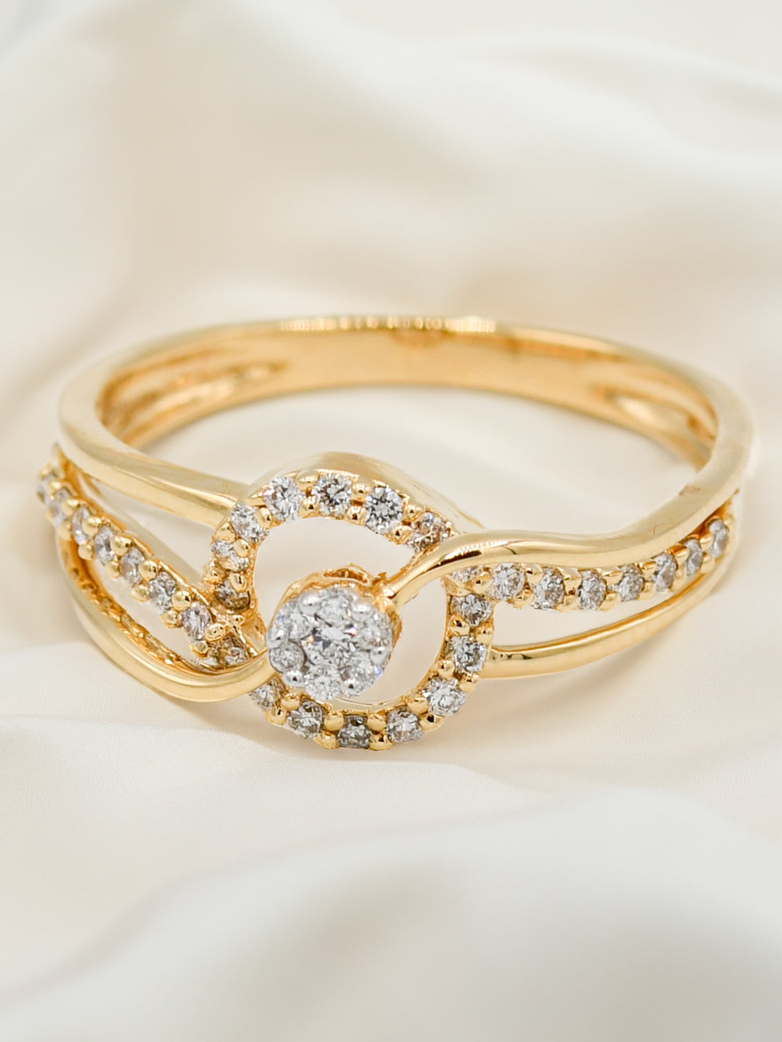 18ct Gold 0.28ct Diamond Ladies Ring - Roop Darshan