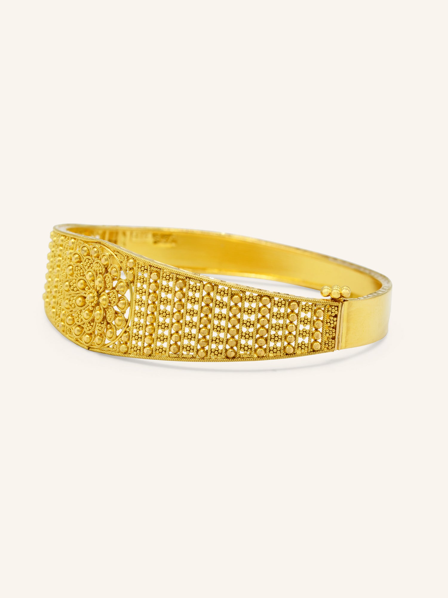 22ct Gold 1 Piece Screw Bangle