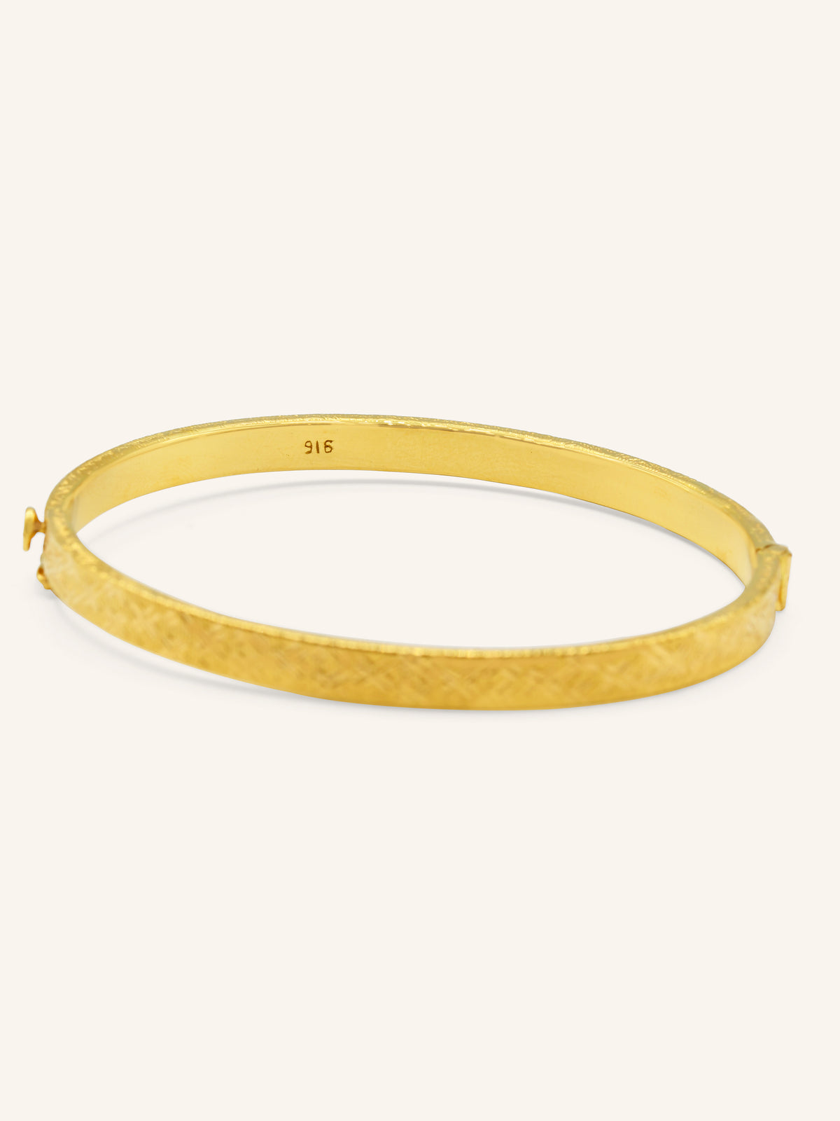 22ct Gold Bangle