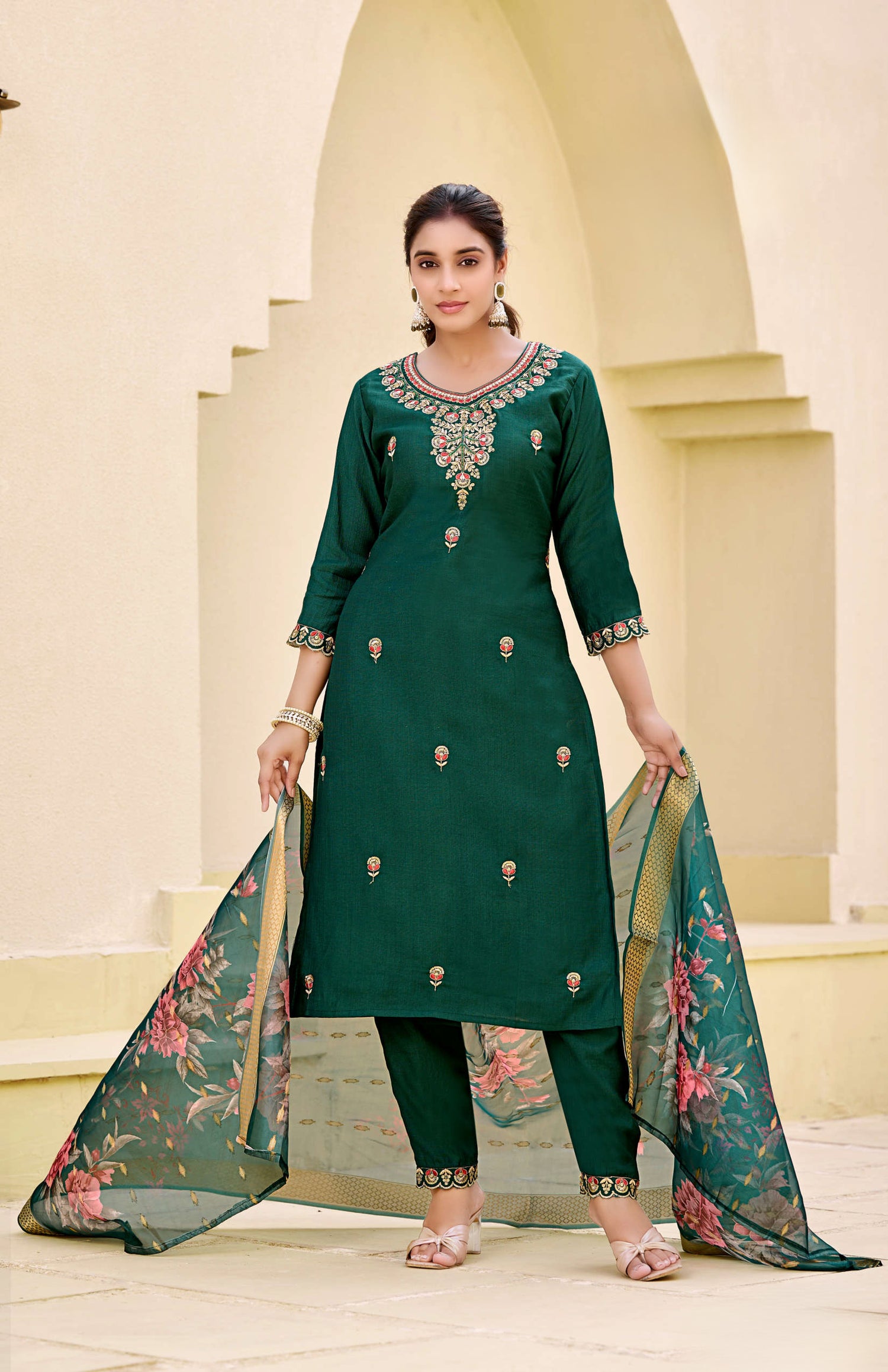 Ruhi Kamiz &amp; Pant