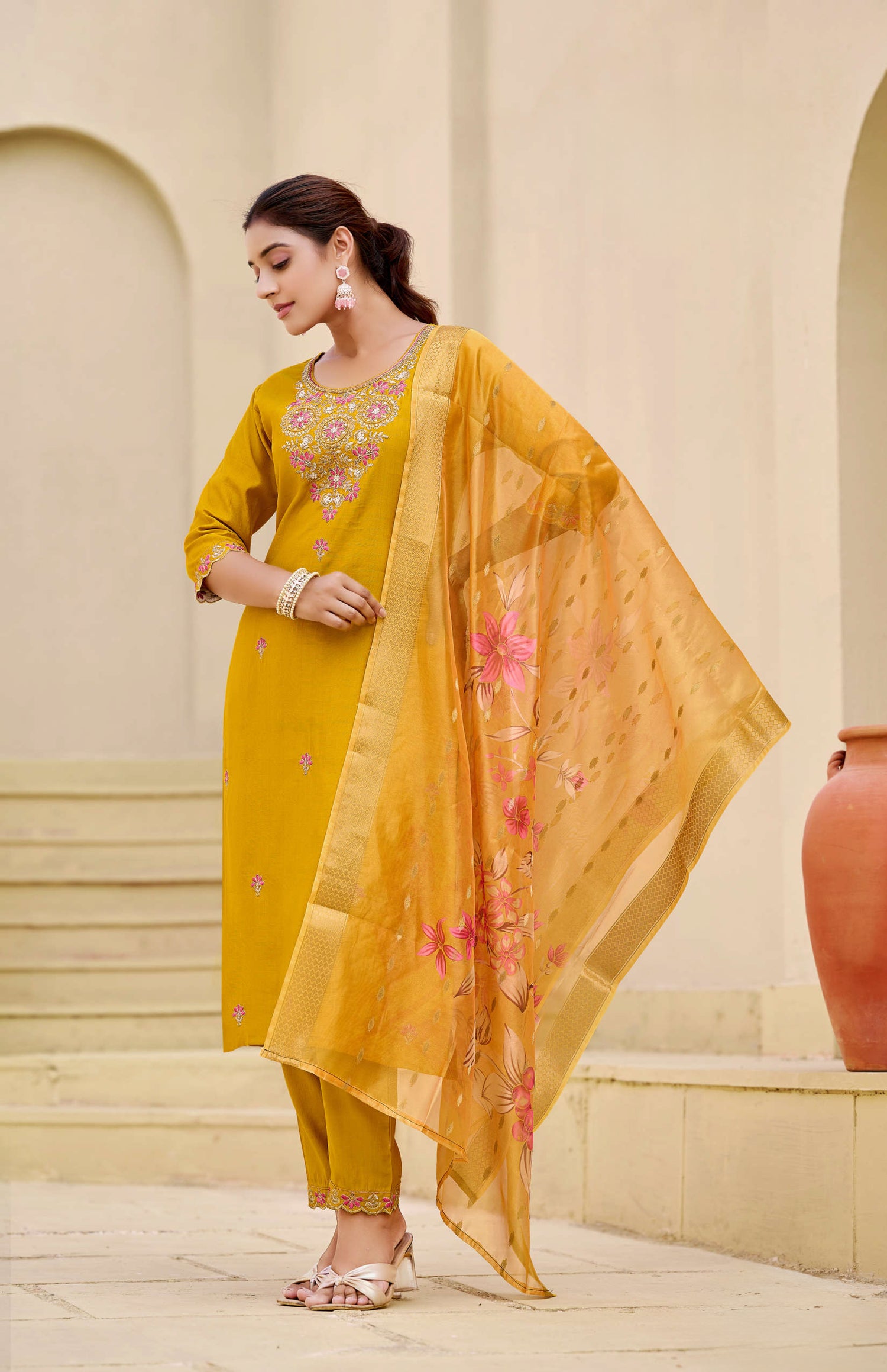 Ruhi Kamiz &amp; Pant