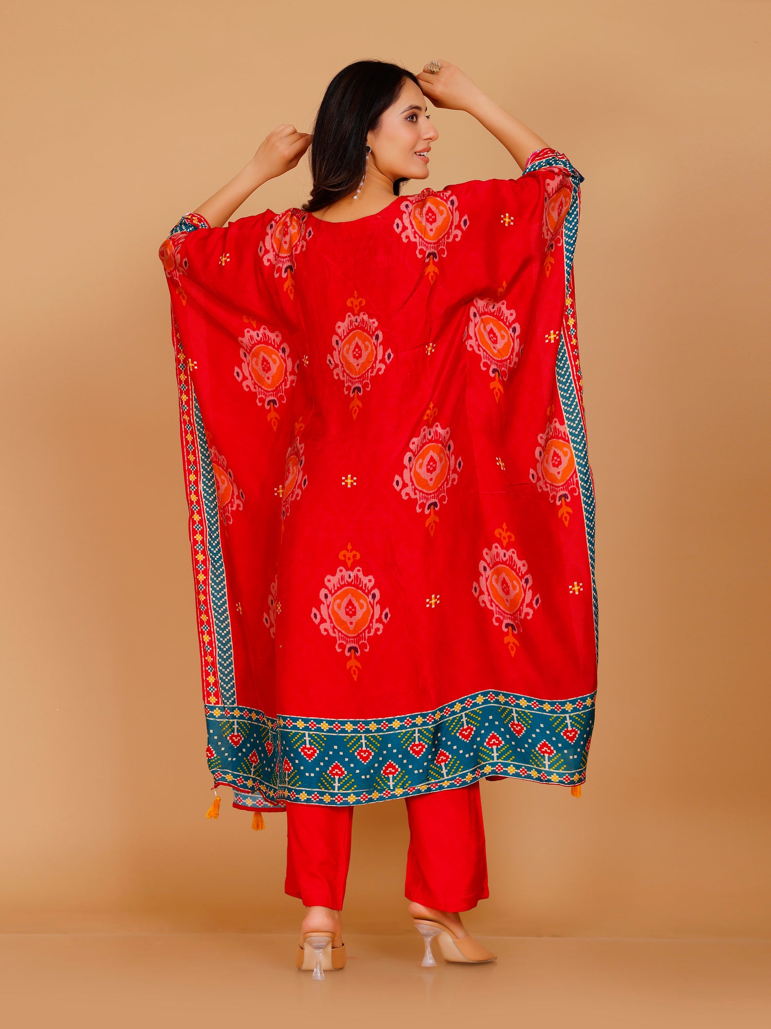 Dharini Kaftan With Pant - Roop Darshan