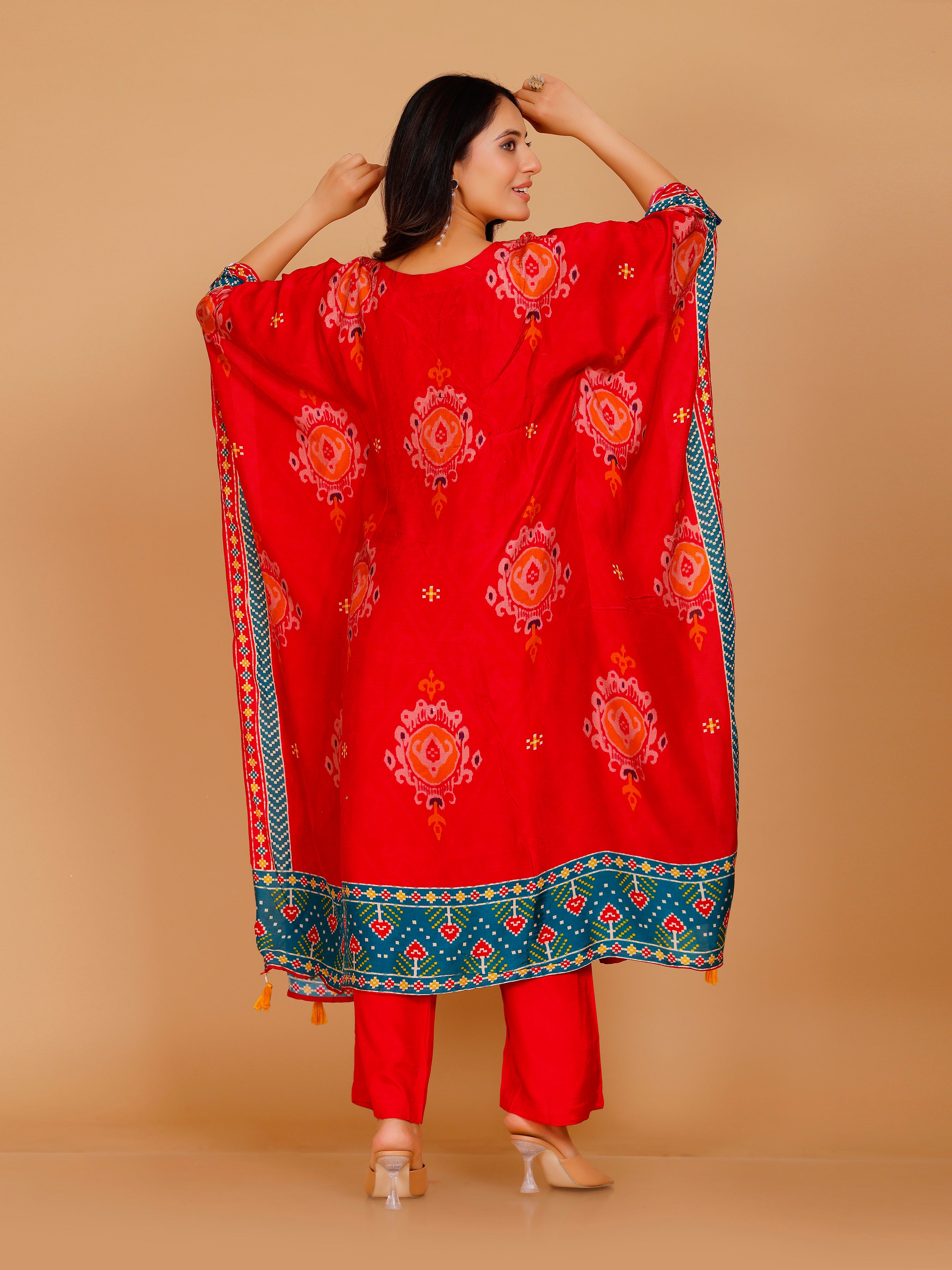 Dharini Kaftan With Pant - Roop Darshan