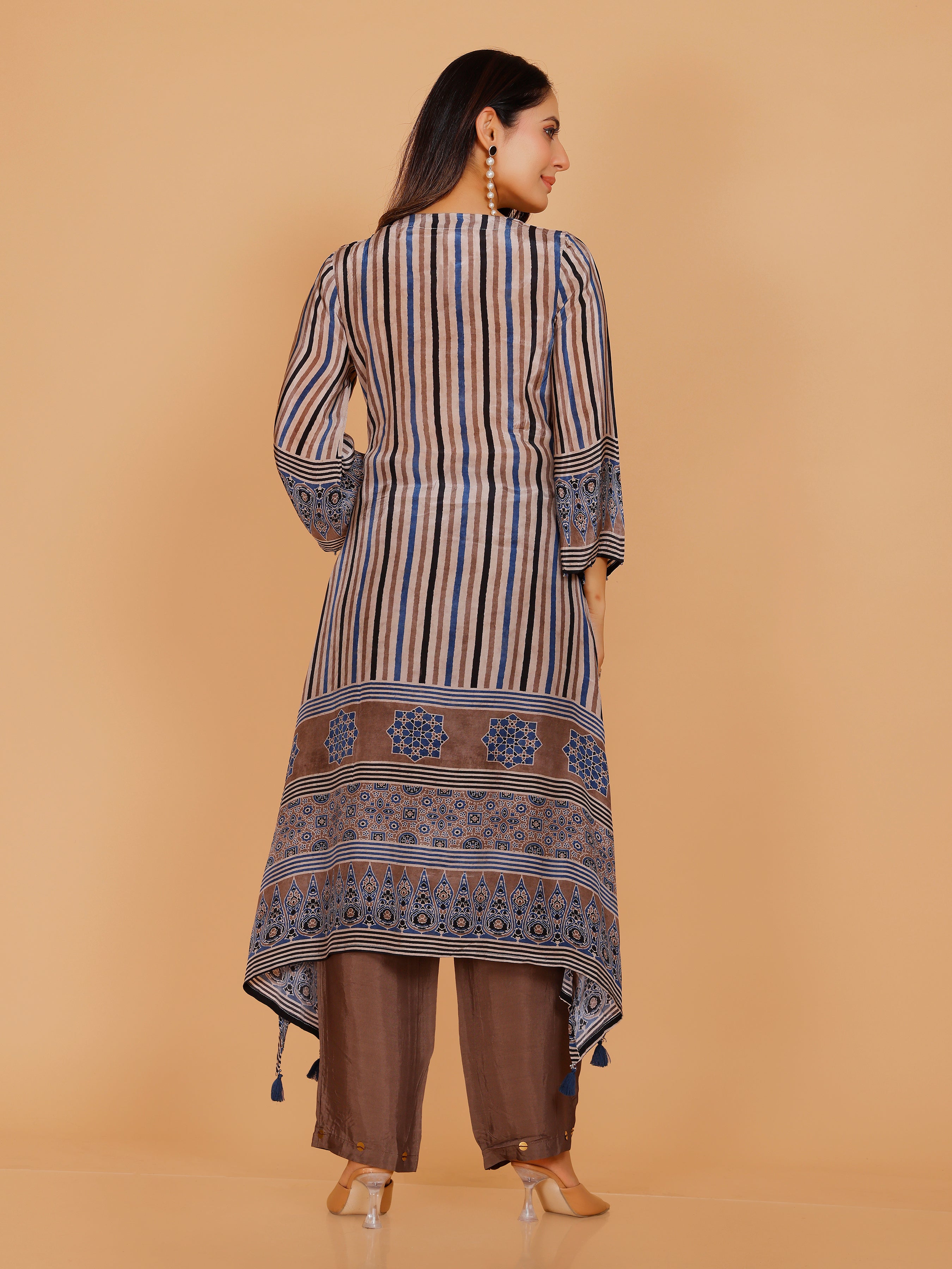 Ritika Kamiz &amp; Pant - Roop Darshan