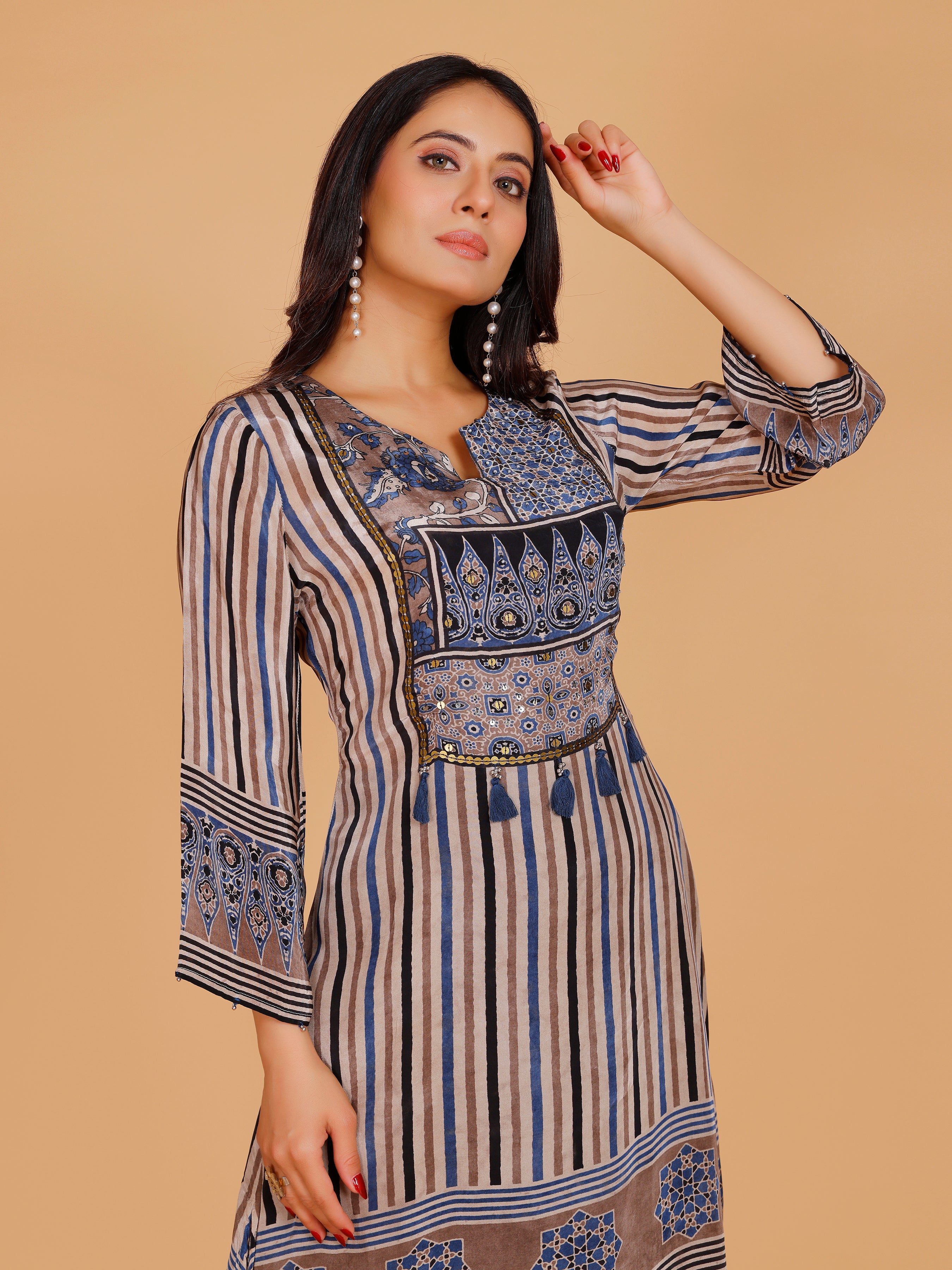 Ritika Kamiz &amp; Pant - Roop Darshan