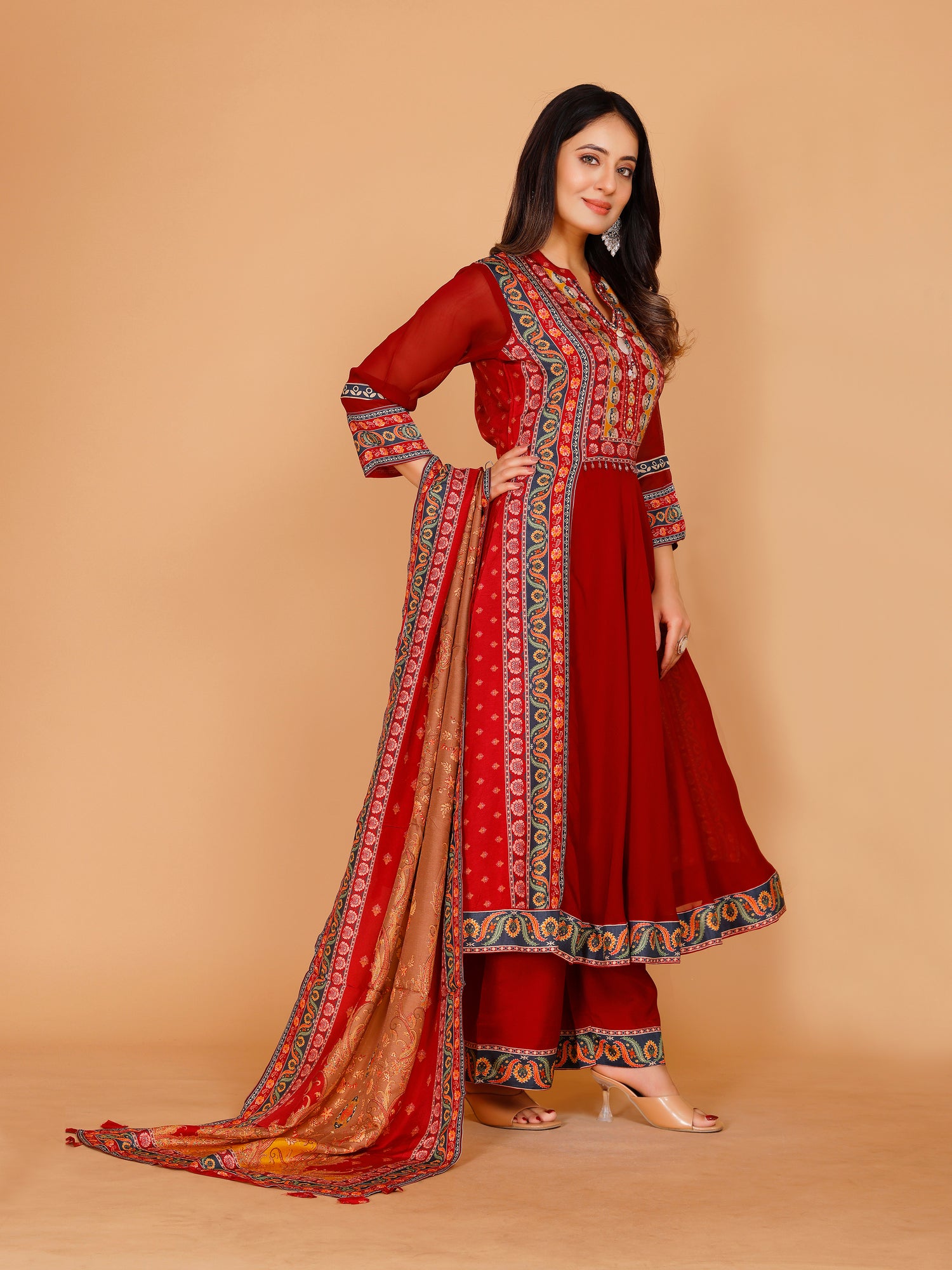 Jessica Kamiz &amp; Pant - Roop Darshan