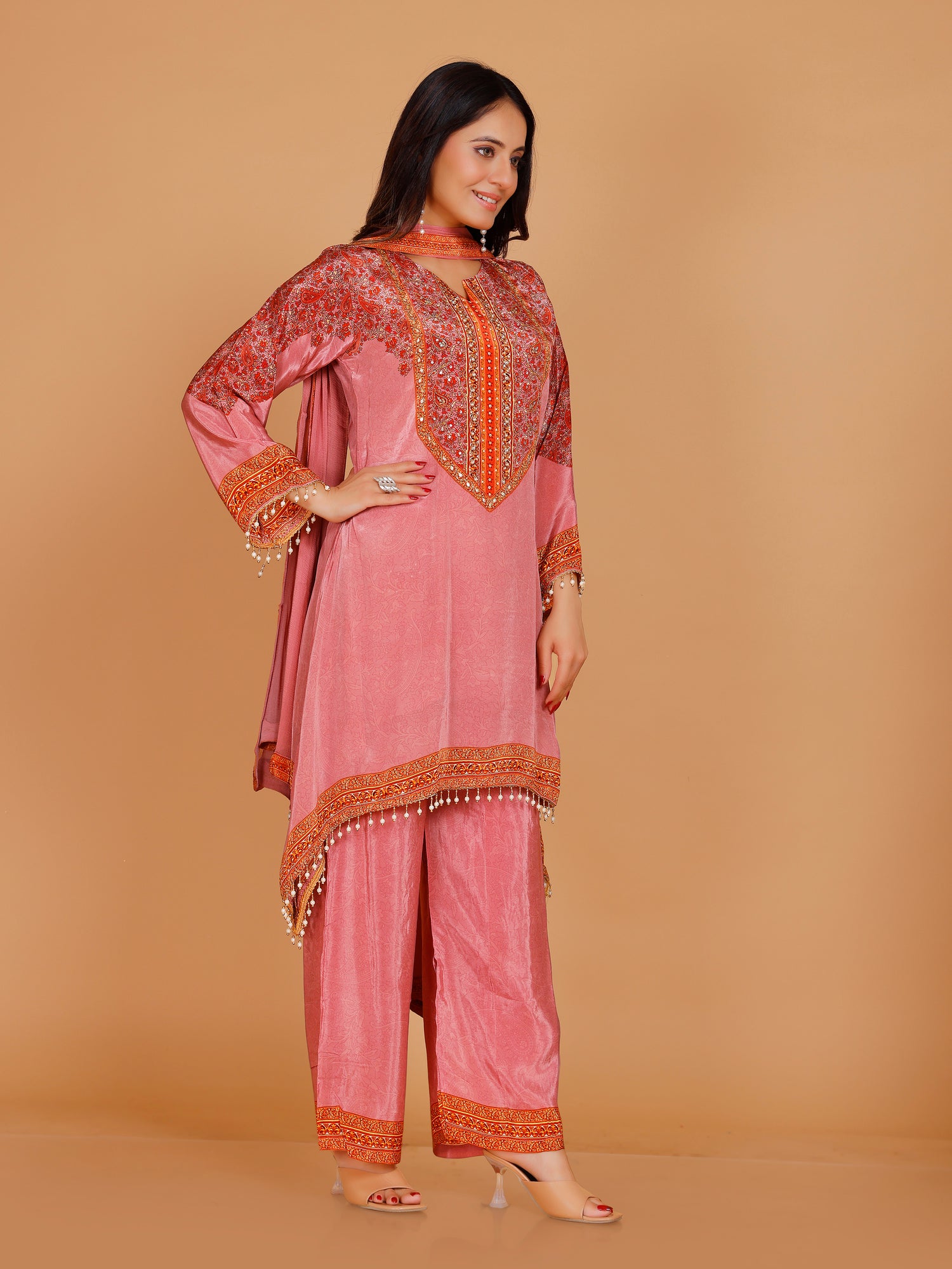 Sharvani Kamiz &amp; Pant - Roop Darshan