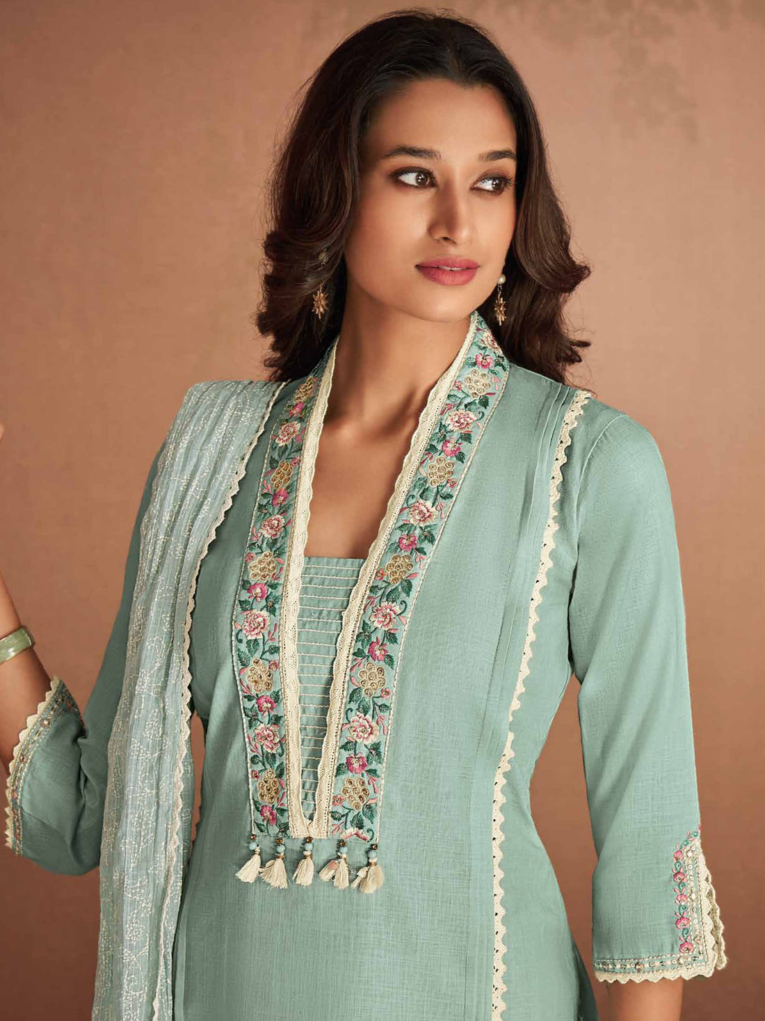 Abhira Kamiz &amp; Pant - Roop Darshan