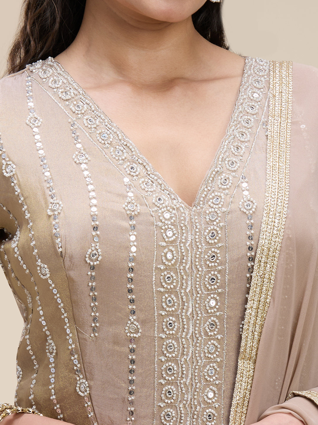 Veena Flair Suit - Roop Darshan