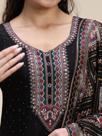 Mahira Flair Suit - Roop Darshan