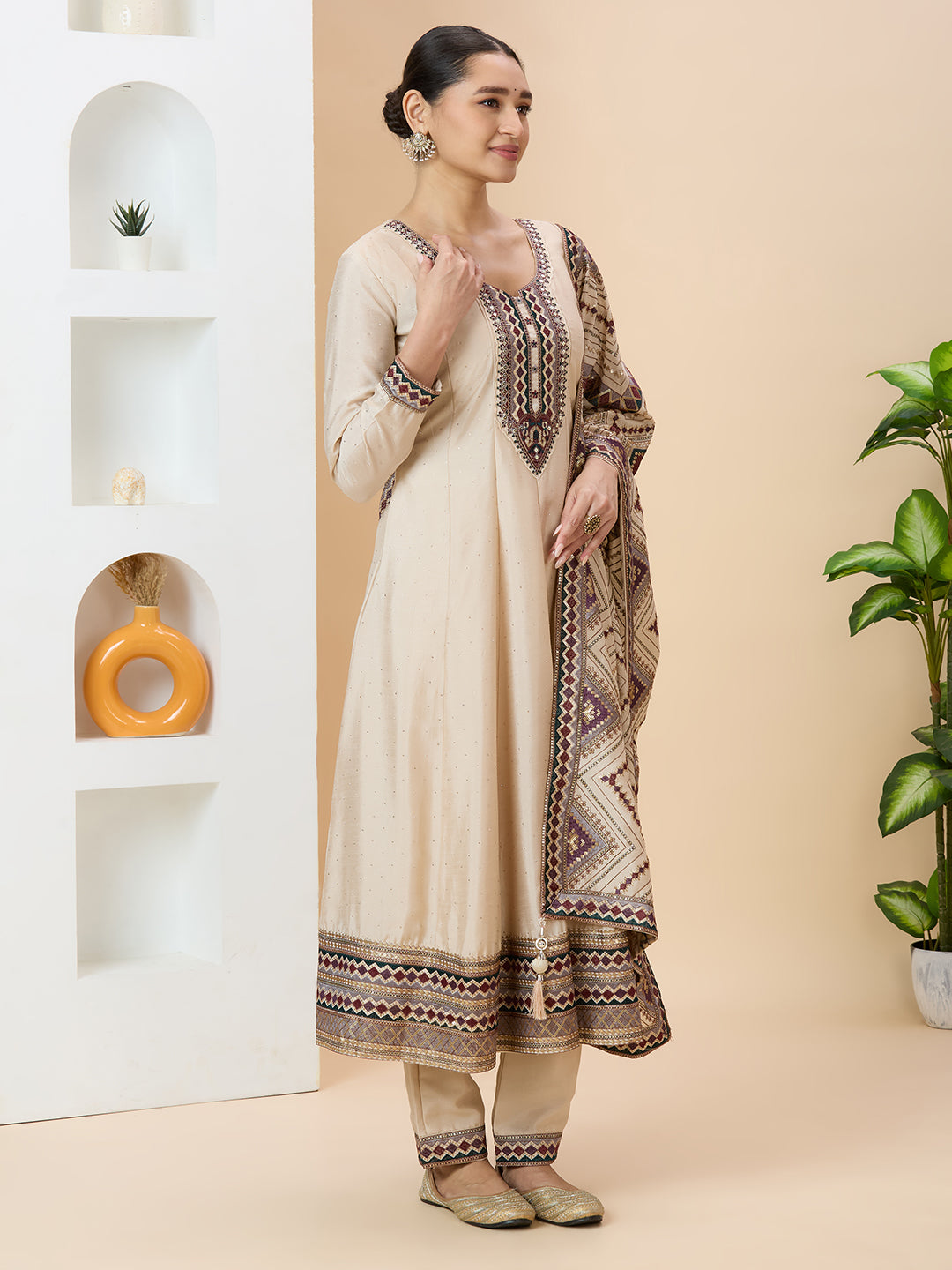 Mahira Flair Suit - Roop Darshan