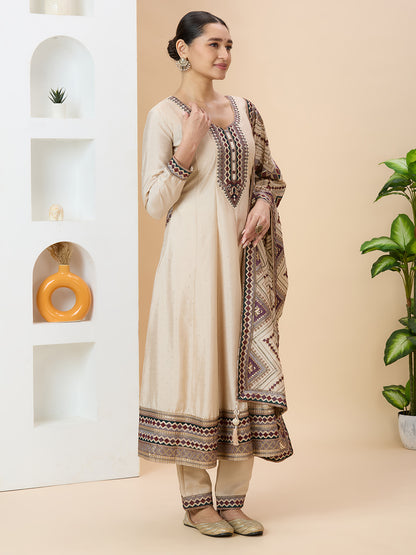 Mahira Flair Suit - Roop Darshan