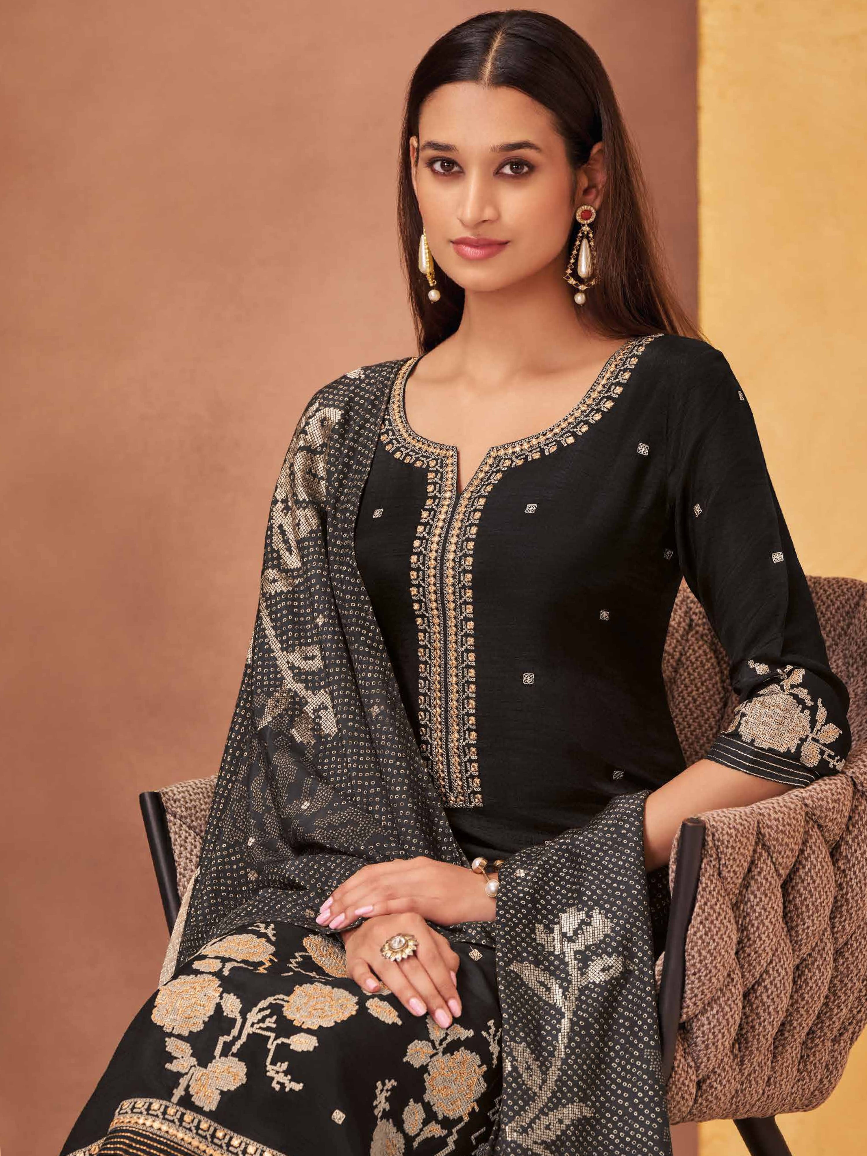 Navya Kamiz &amp; Pant - Roop Darshan