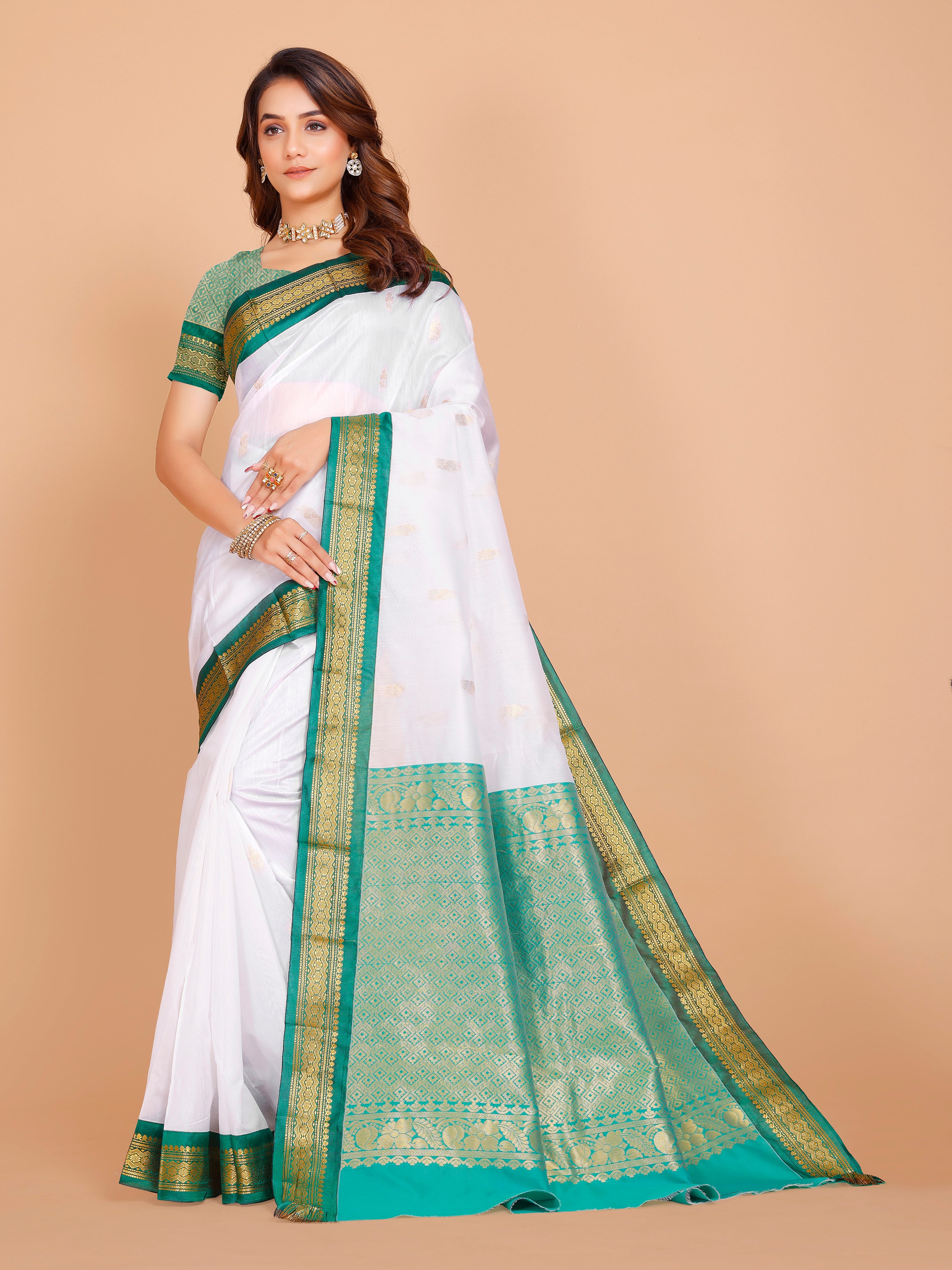 Aavika Saree