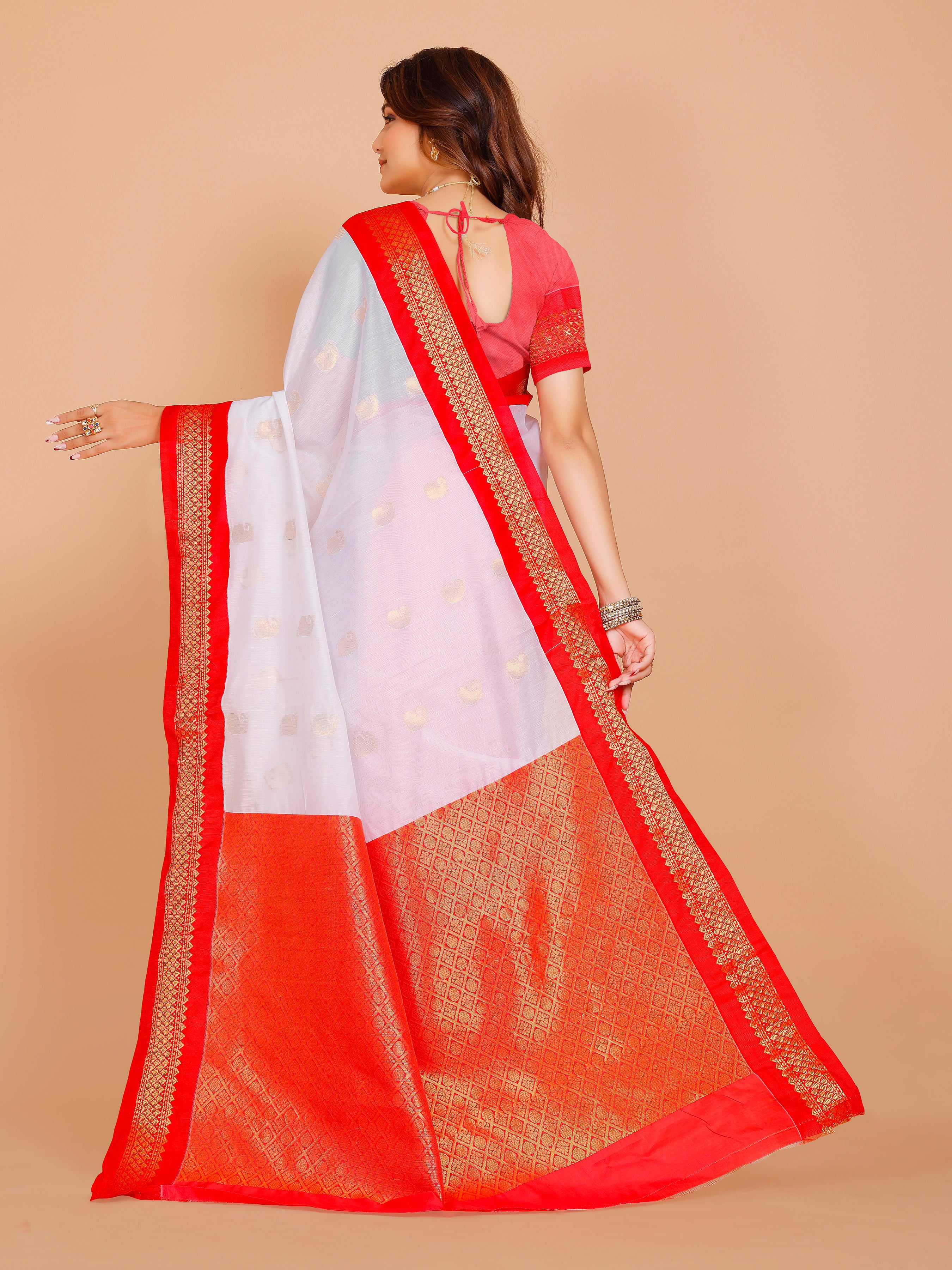 Aavika Saree
