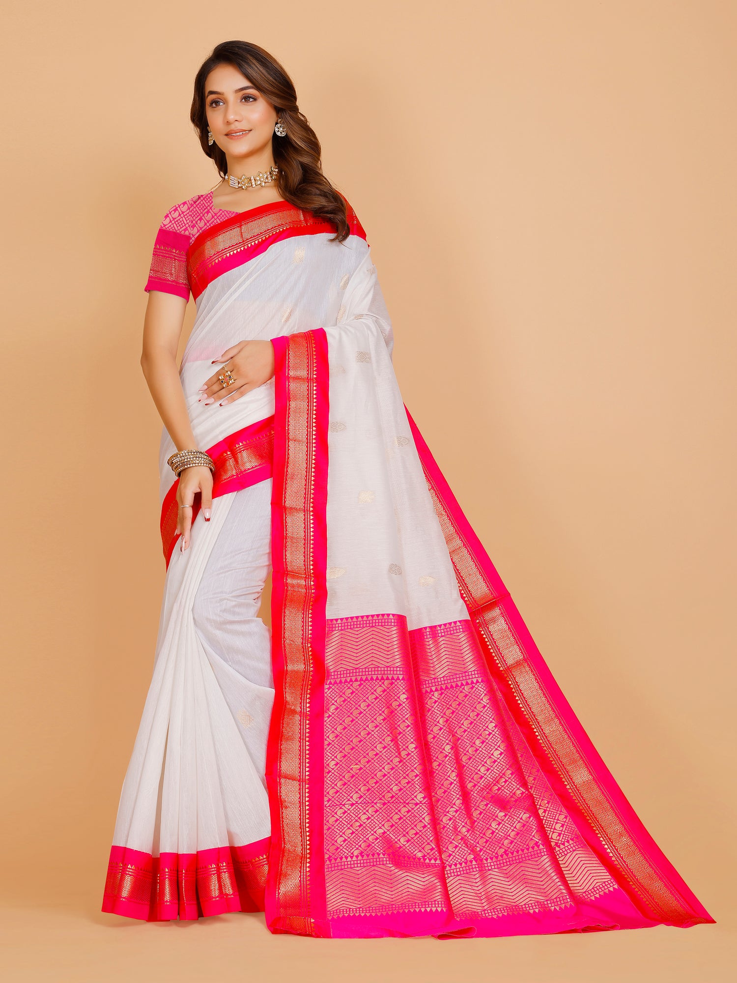 Aavika Saree