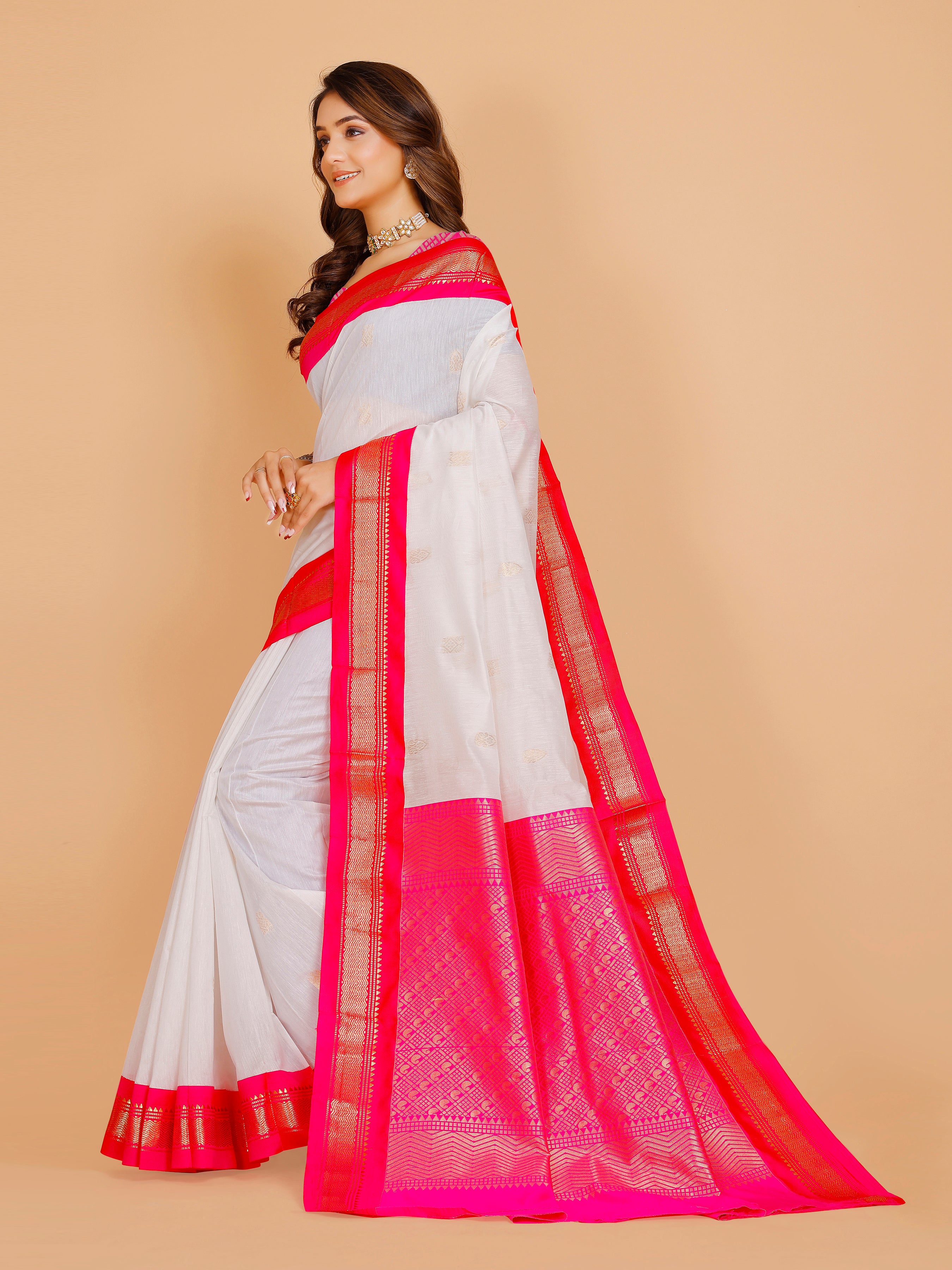 Aavika Saree