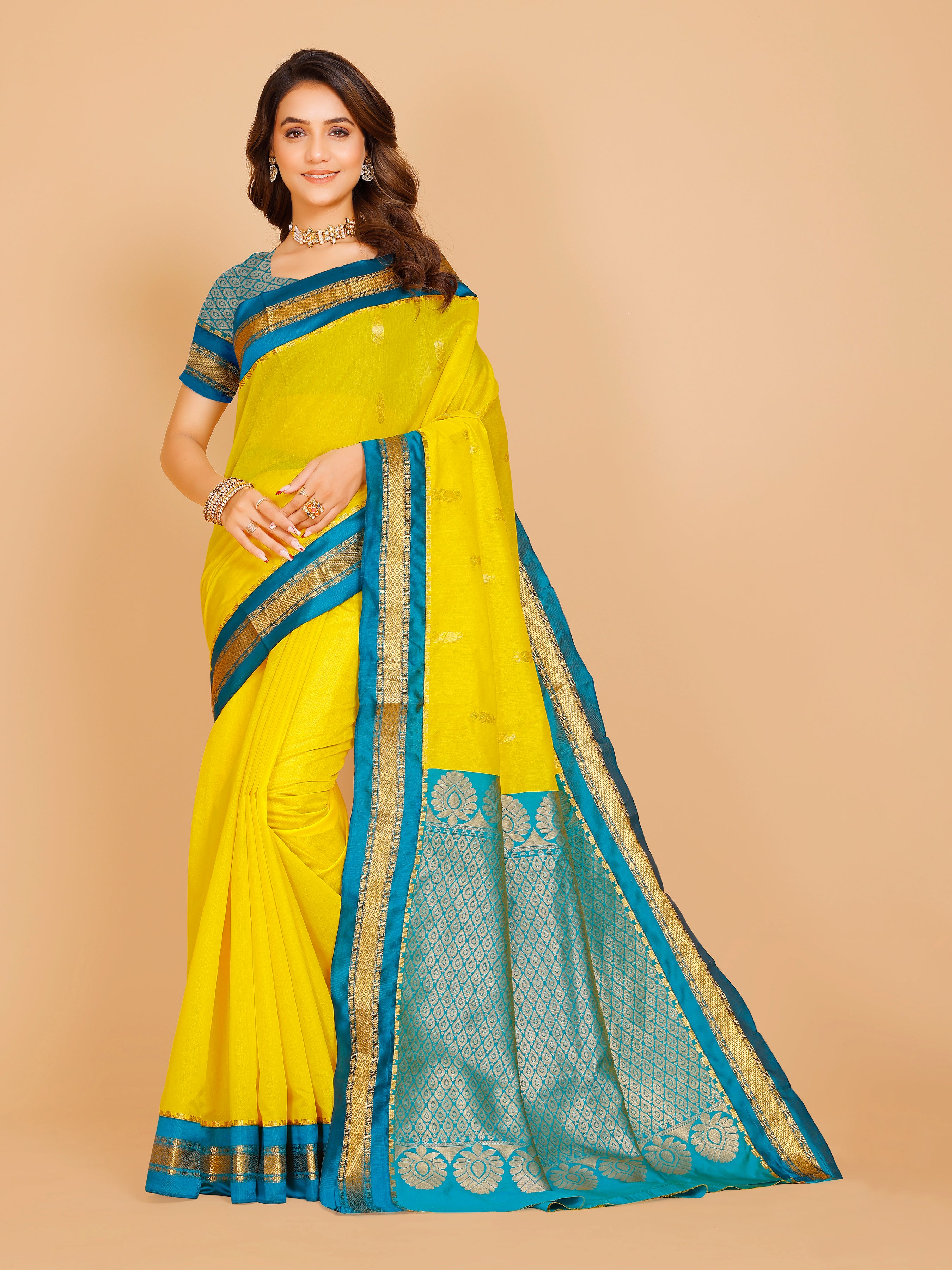 Aavika Saree
