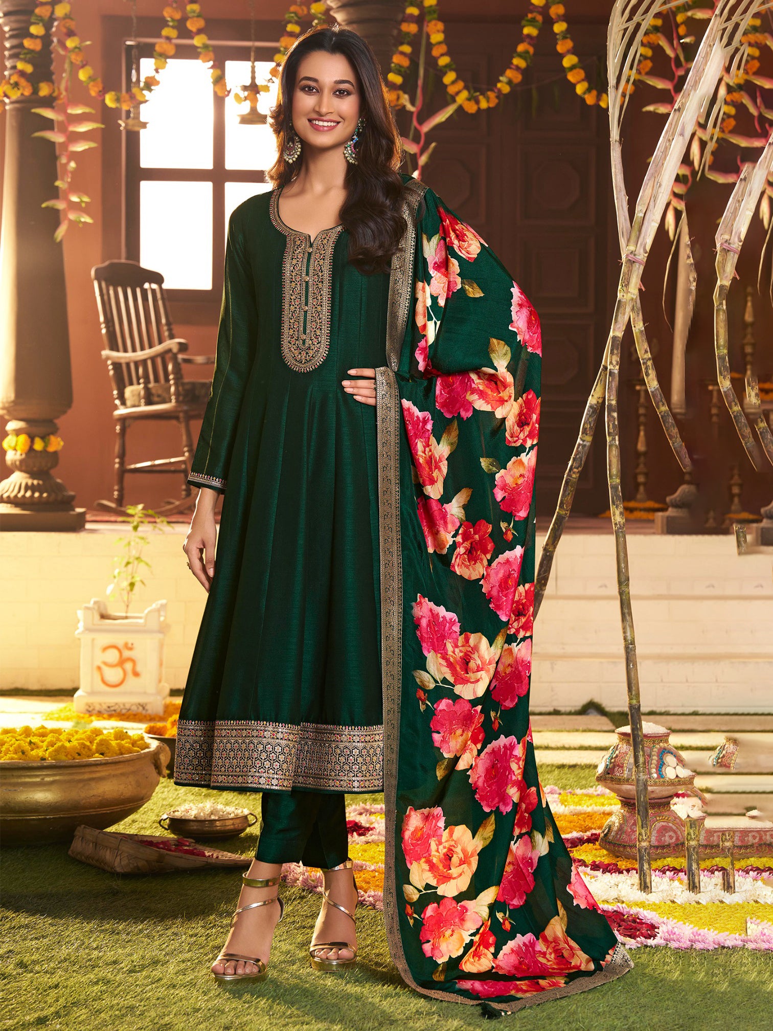 Visha Flair Kamiz &amp; Pant - Roop Darshan