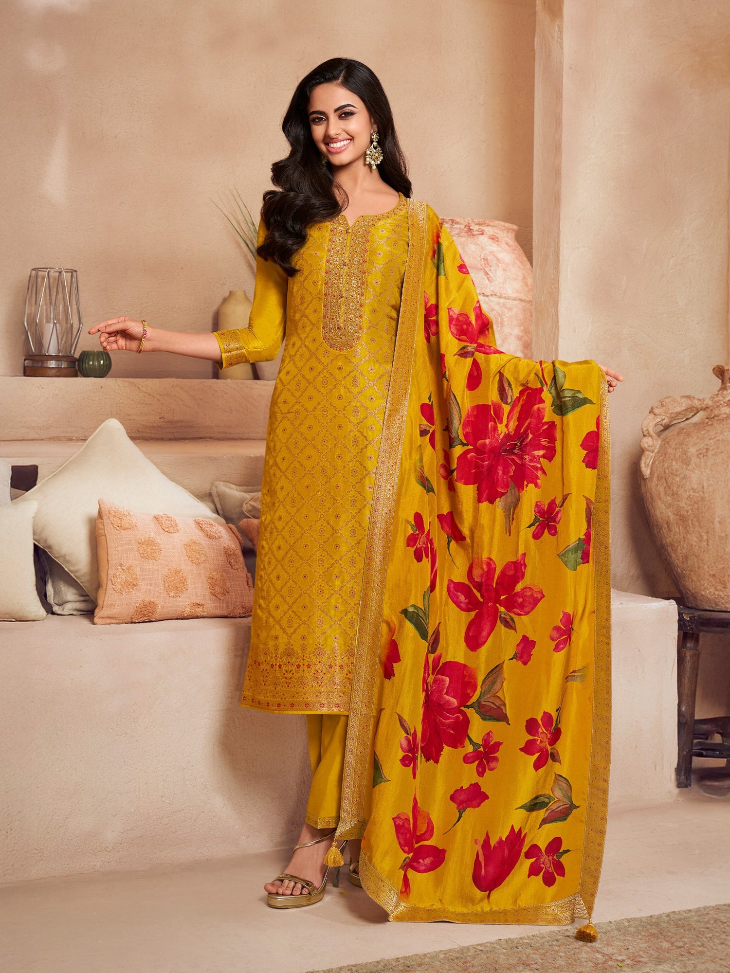 Tara Straight Kamiz &amp; Pant - Roop Darshan