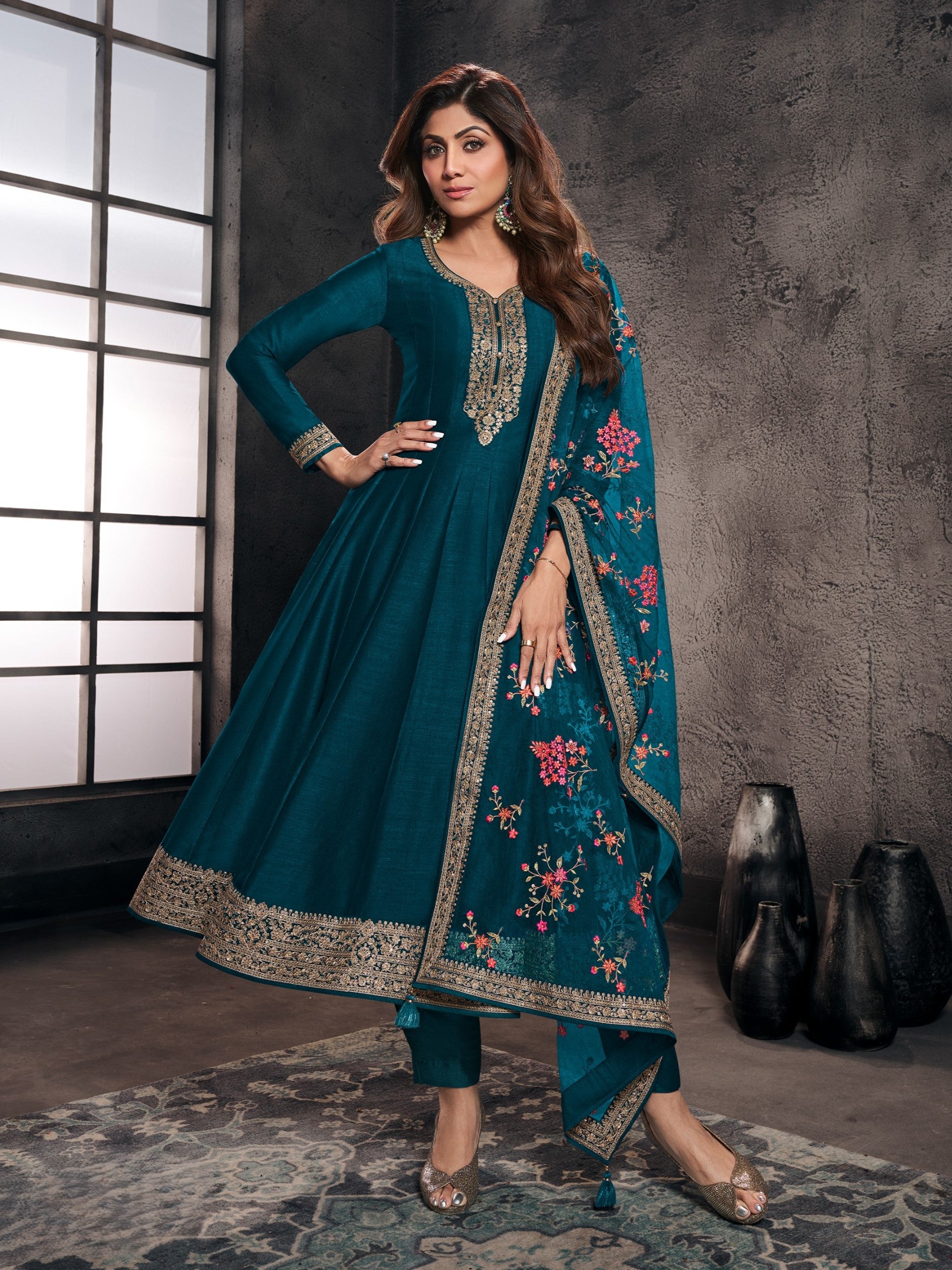 Kiana Flair Suit - Roop Darshan