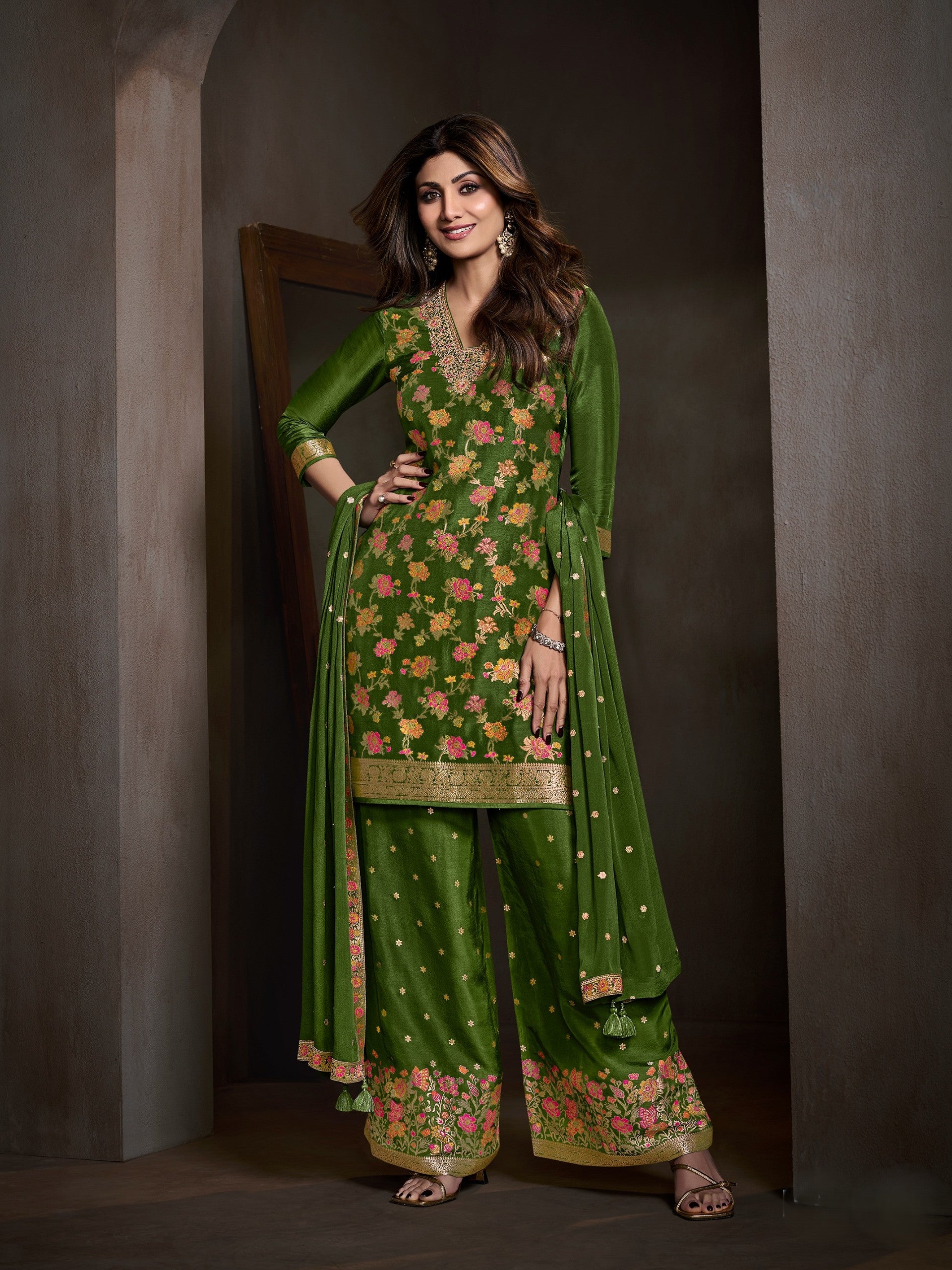 Varni Palazzo Suit