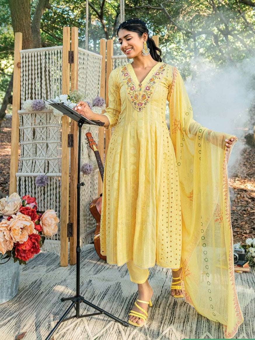 Aashvi Flair Kamiz &amp; Pant