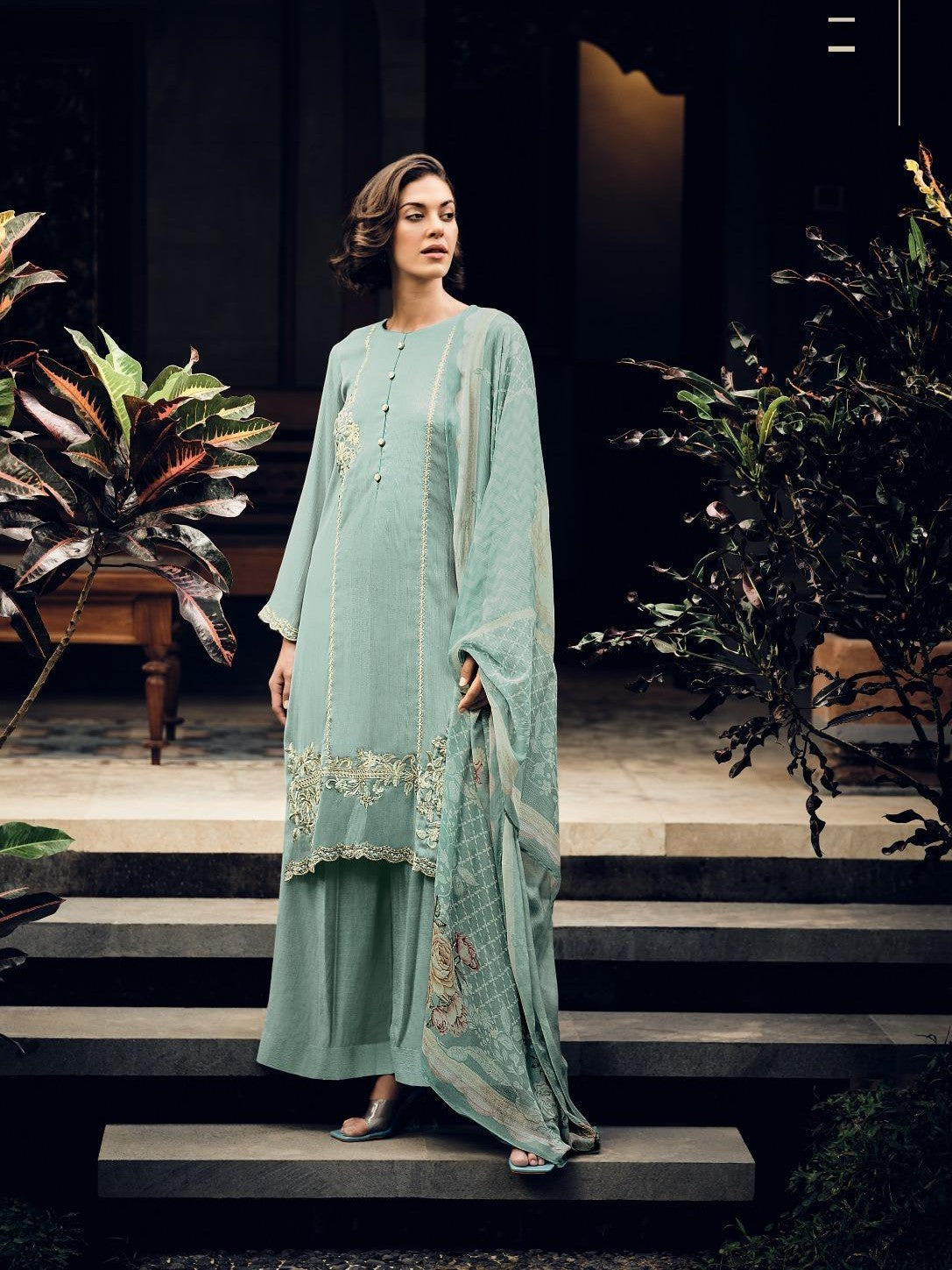 Mahira Kamiz &amp; Pant - Roop Darshan