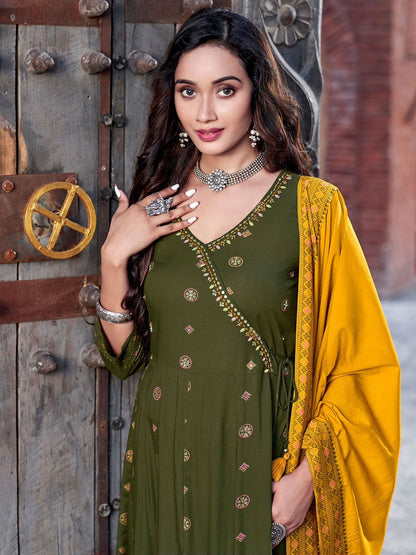 Krisha Kamiz &amp; Pant - Roop Darshan