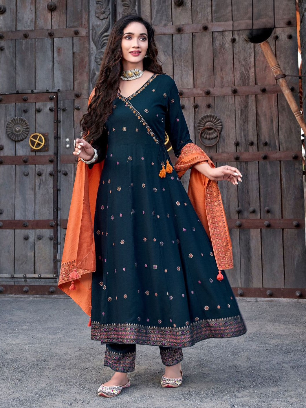 Krisha Kamiz &amp; Pant - Roop Darshan