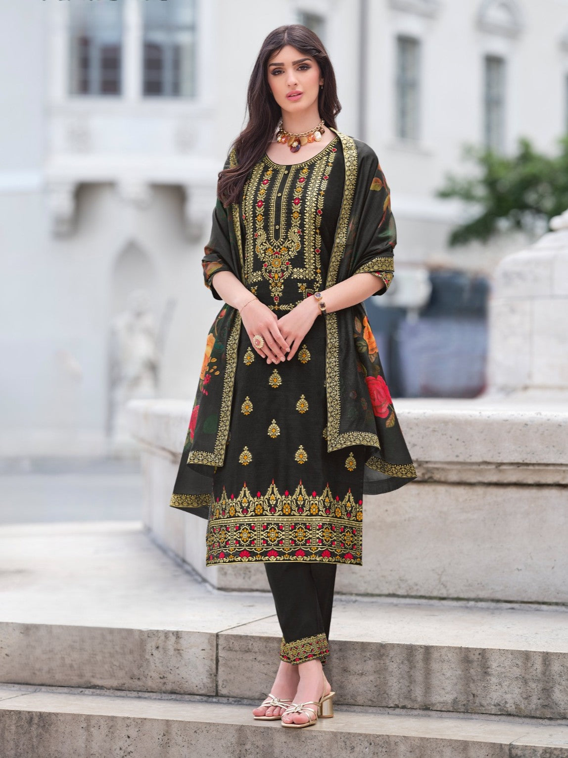 Amrita Kamiz &amp; Pant