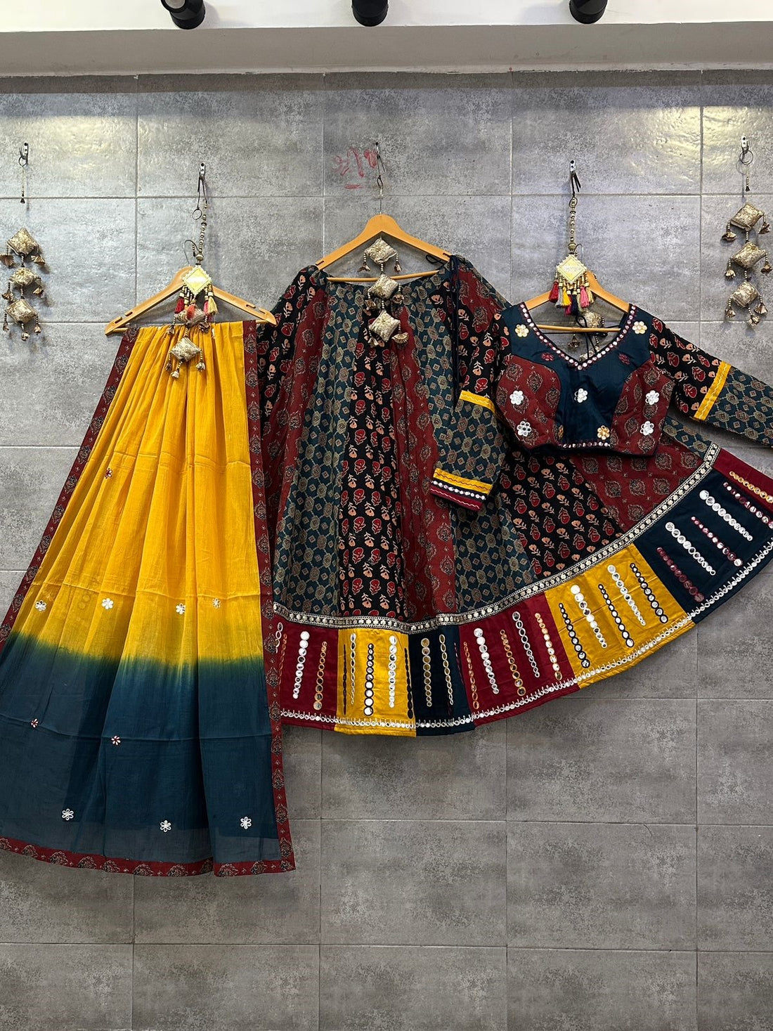 Roshni Chaniya Choli