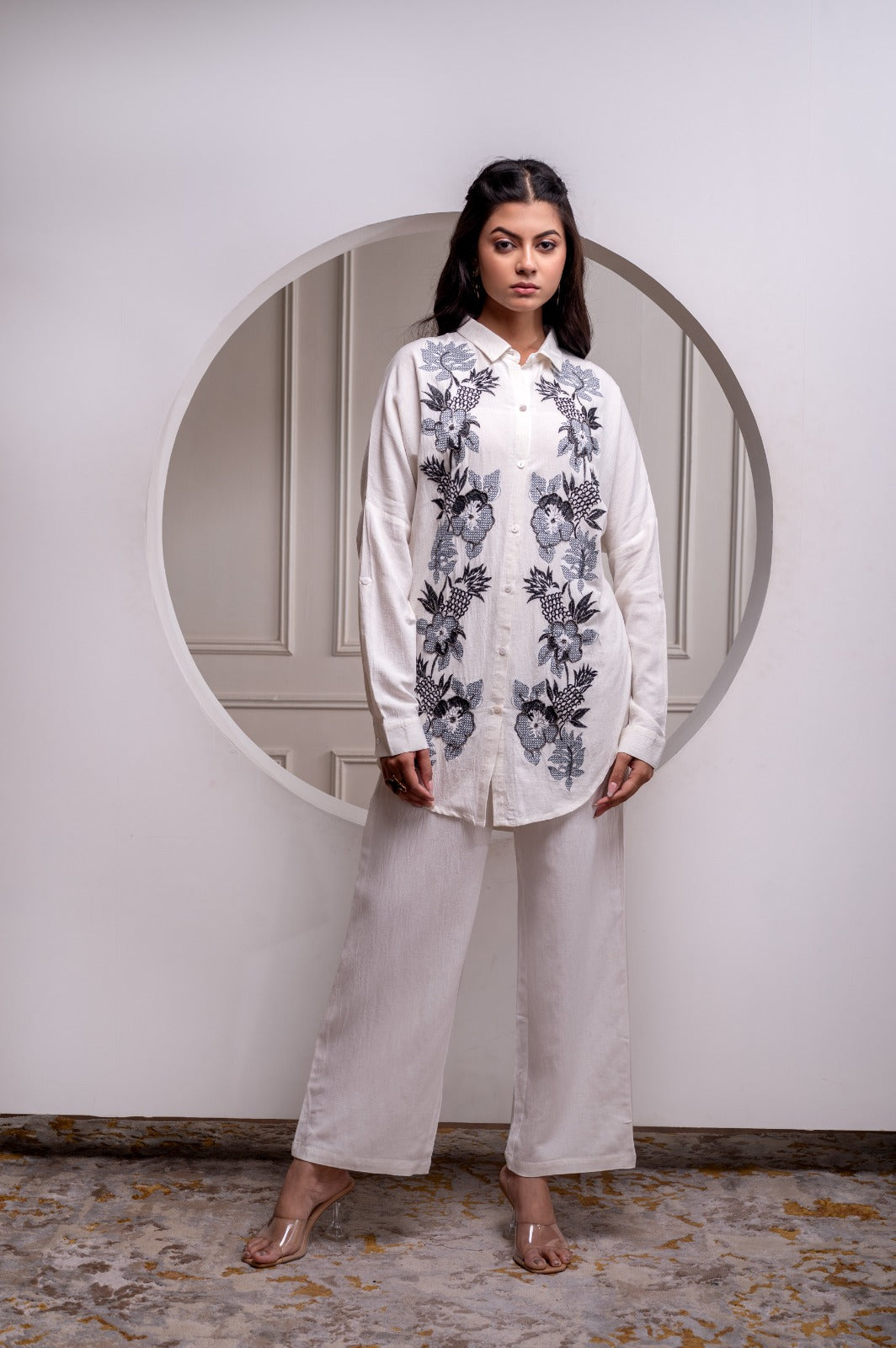 Anushka Kamiz &amp; Pant - Roop Darshan