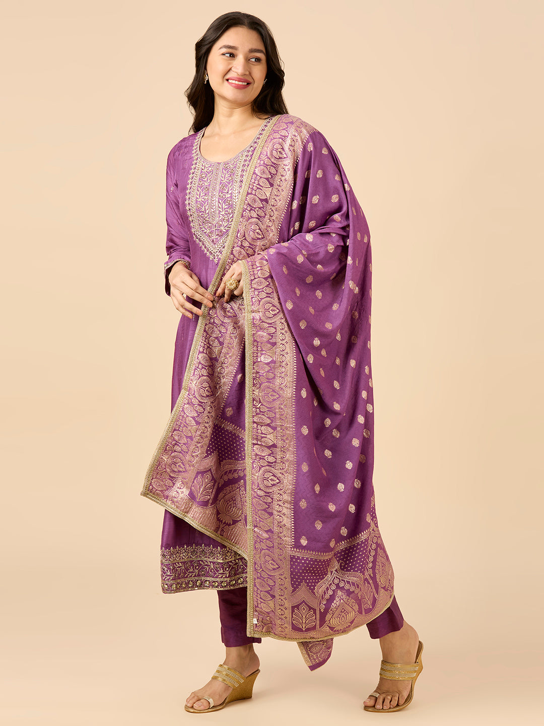 Nia Flair Suit - Roop Darshan