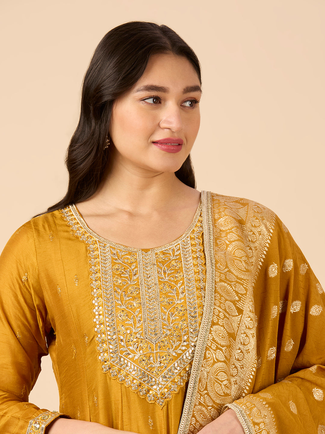 Nia Flair Suit - Roop Darshan