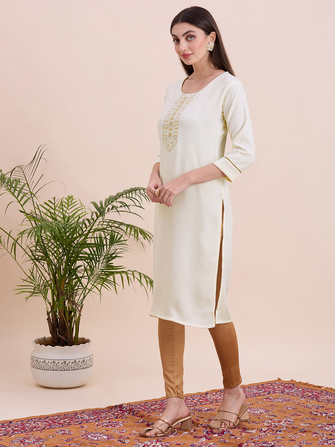 Zoya Kurti - Roop Darshan
