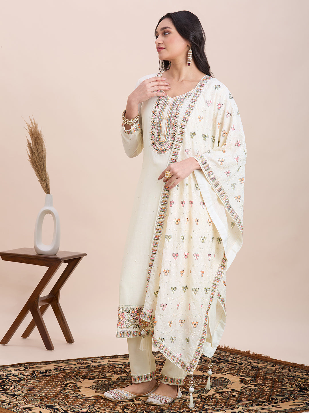 Raha Kamiz &amp; Pant - Roop Darshan