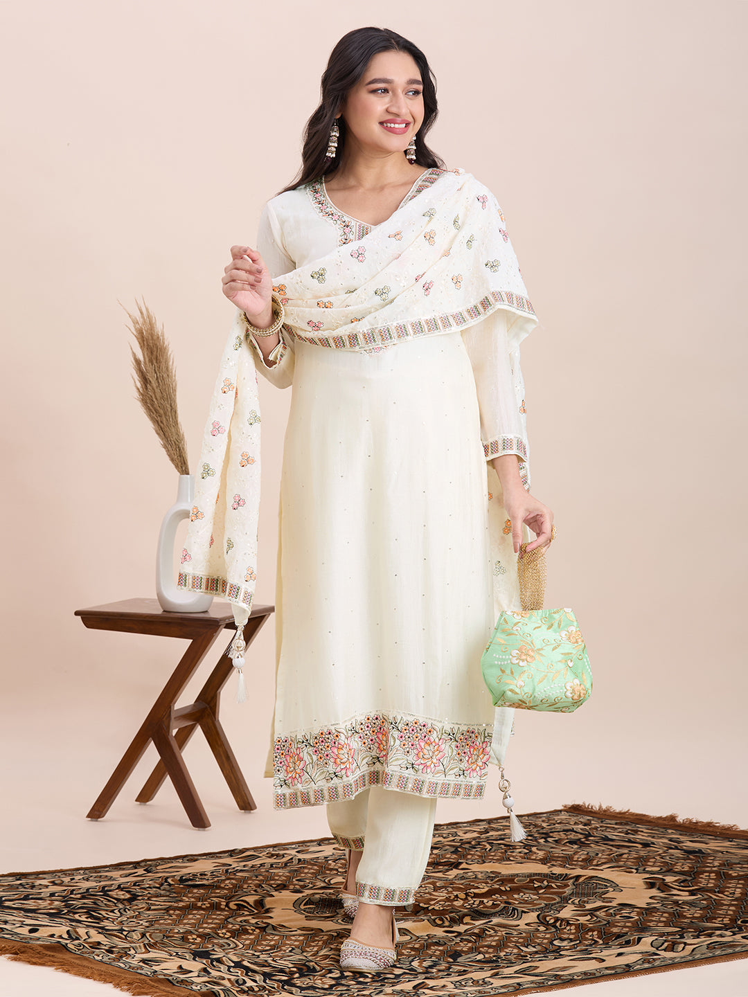 Raha Kamiz &amp; Pant - Roop Darshan