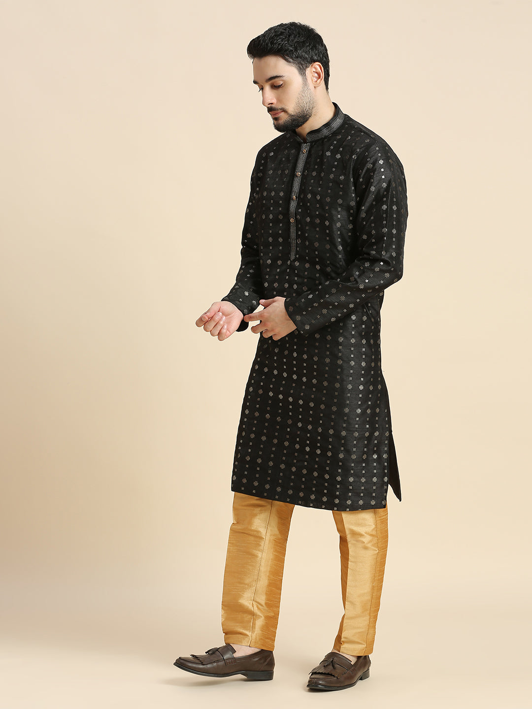 Mens Kurta Set - Roop Darshan