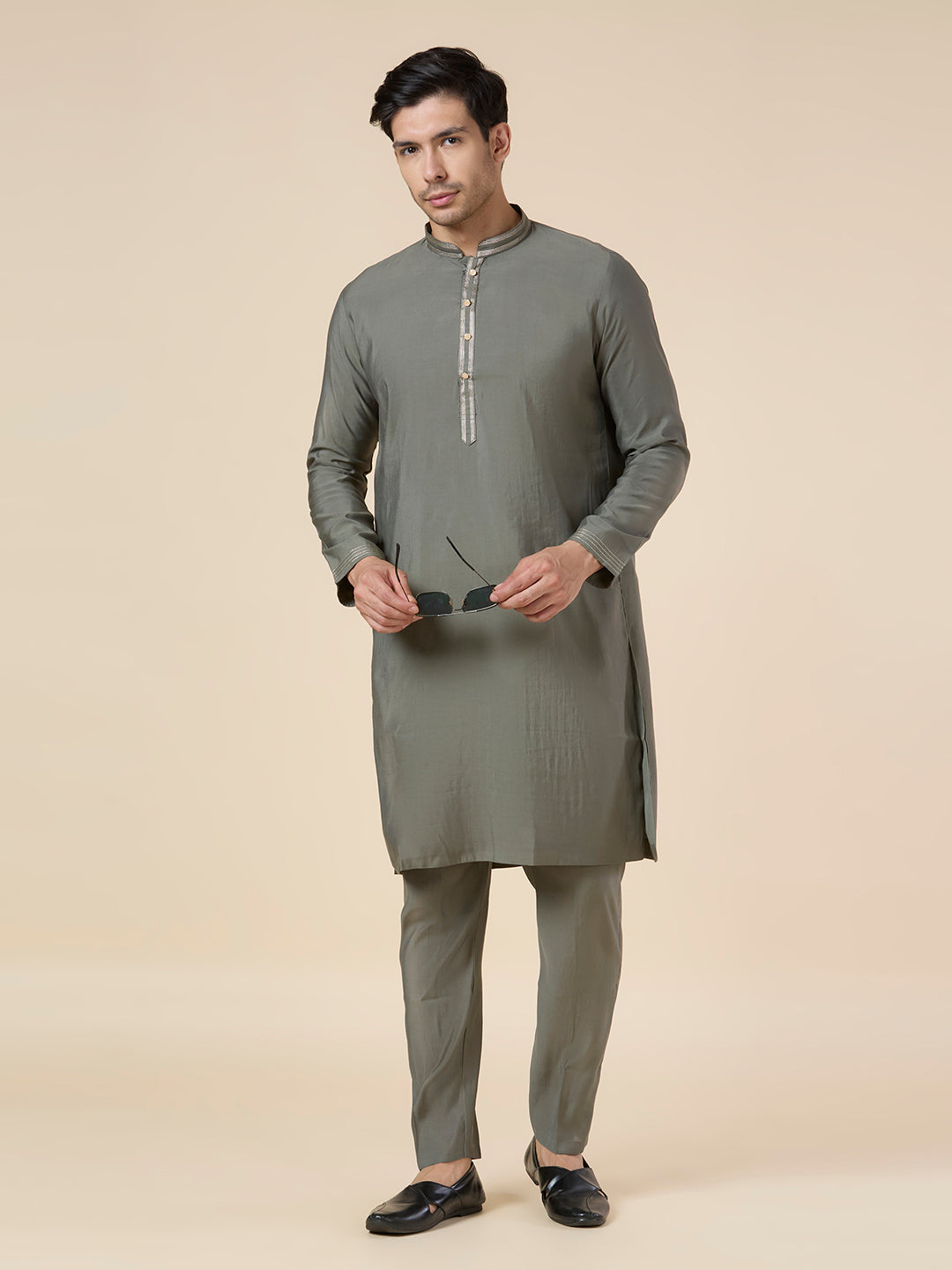Mens Kurta Set - Roop Darshan