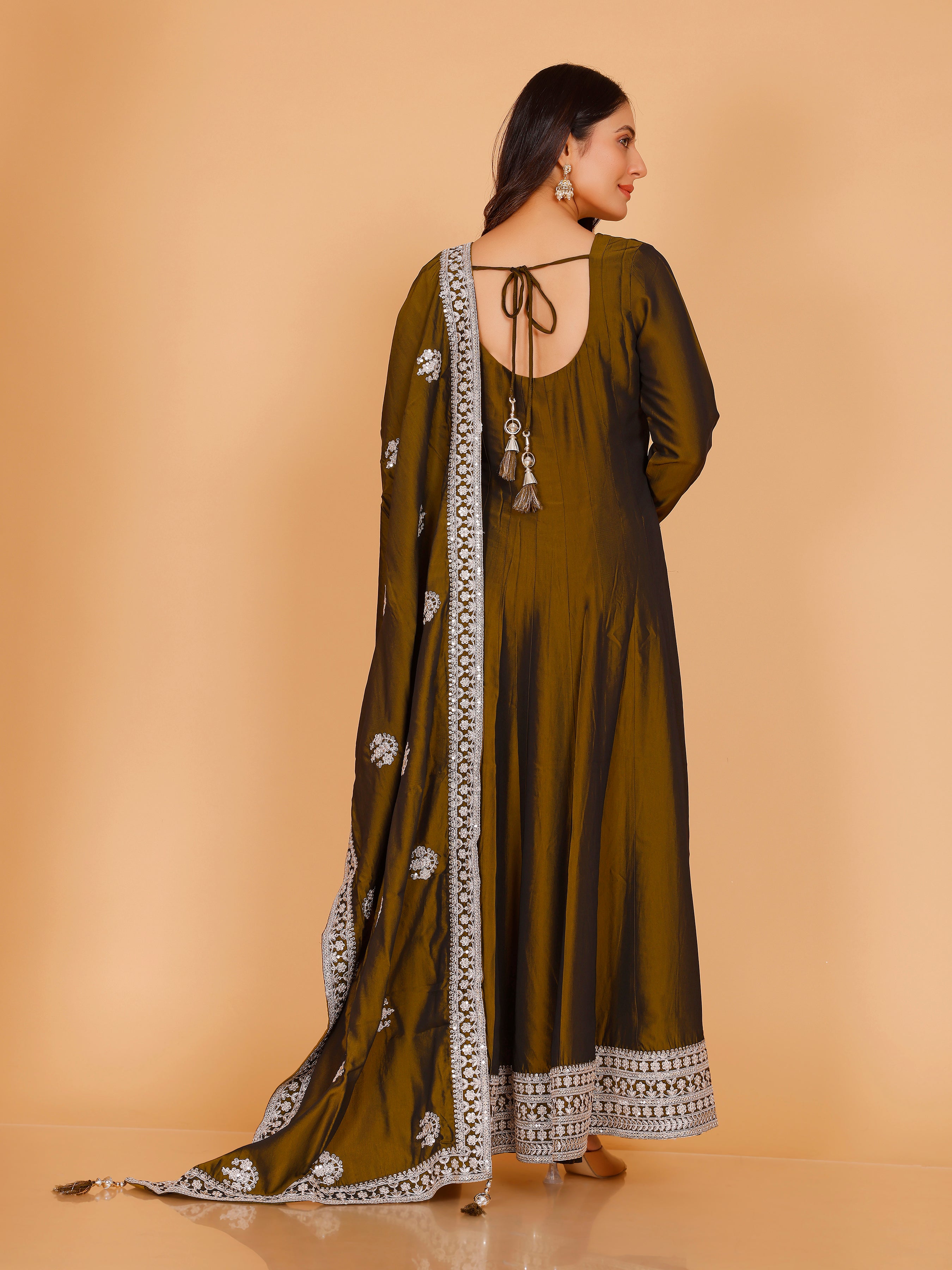 Anavi Flair Suit