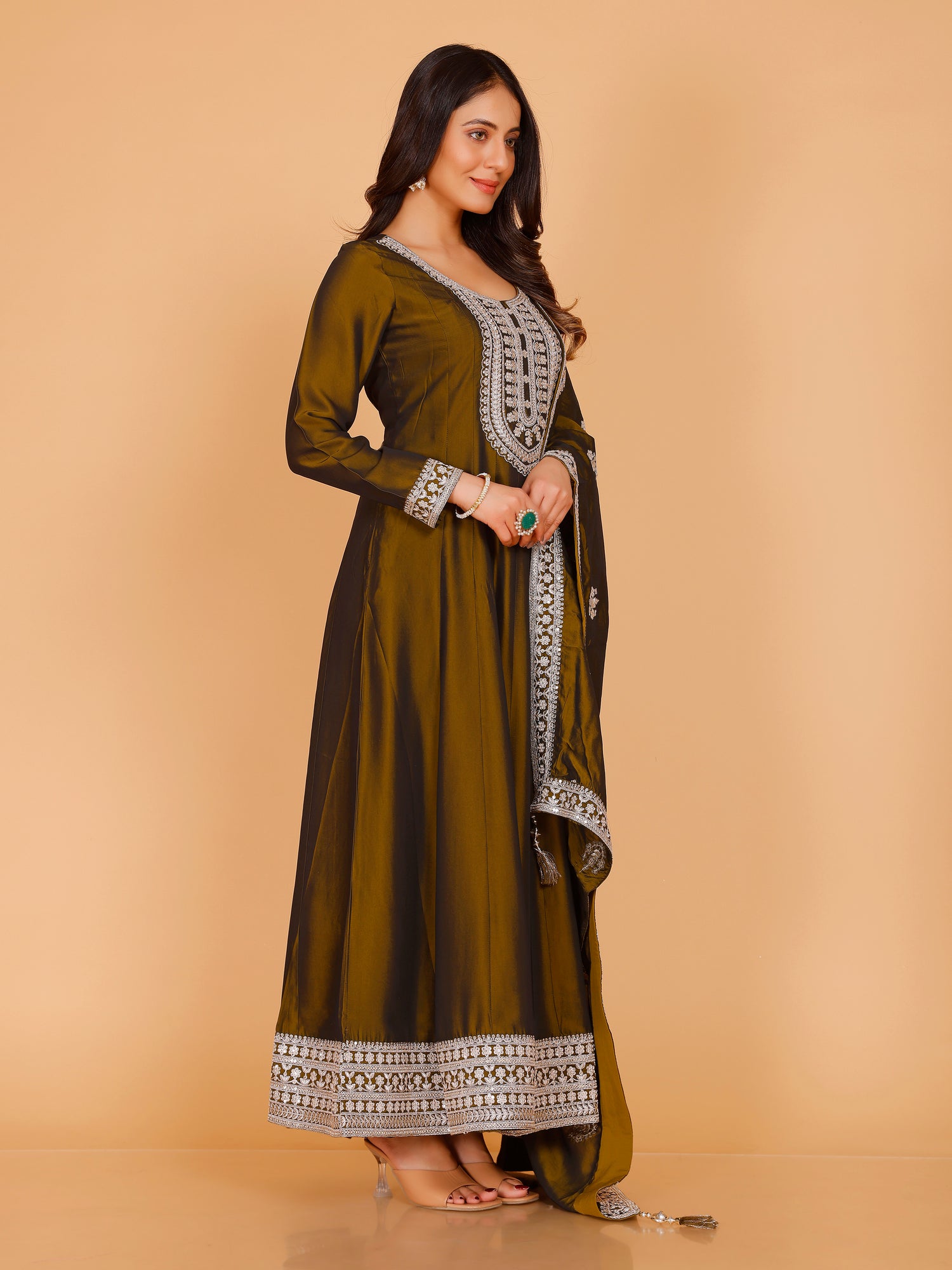 Anavi Flair Suit