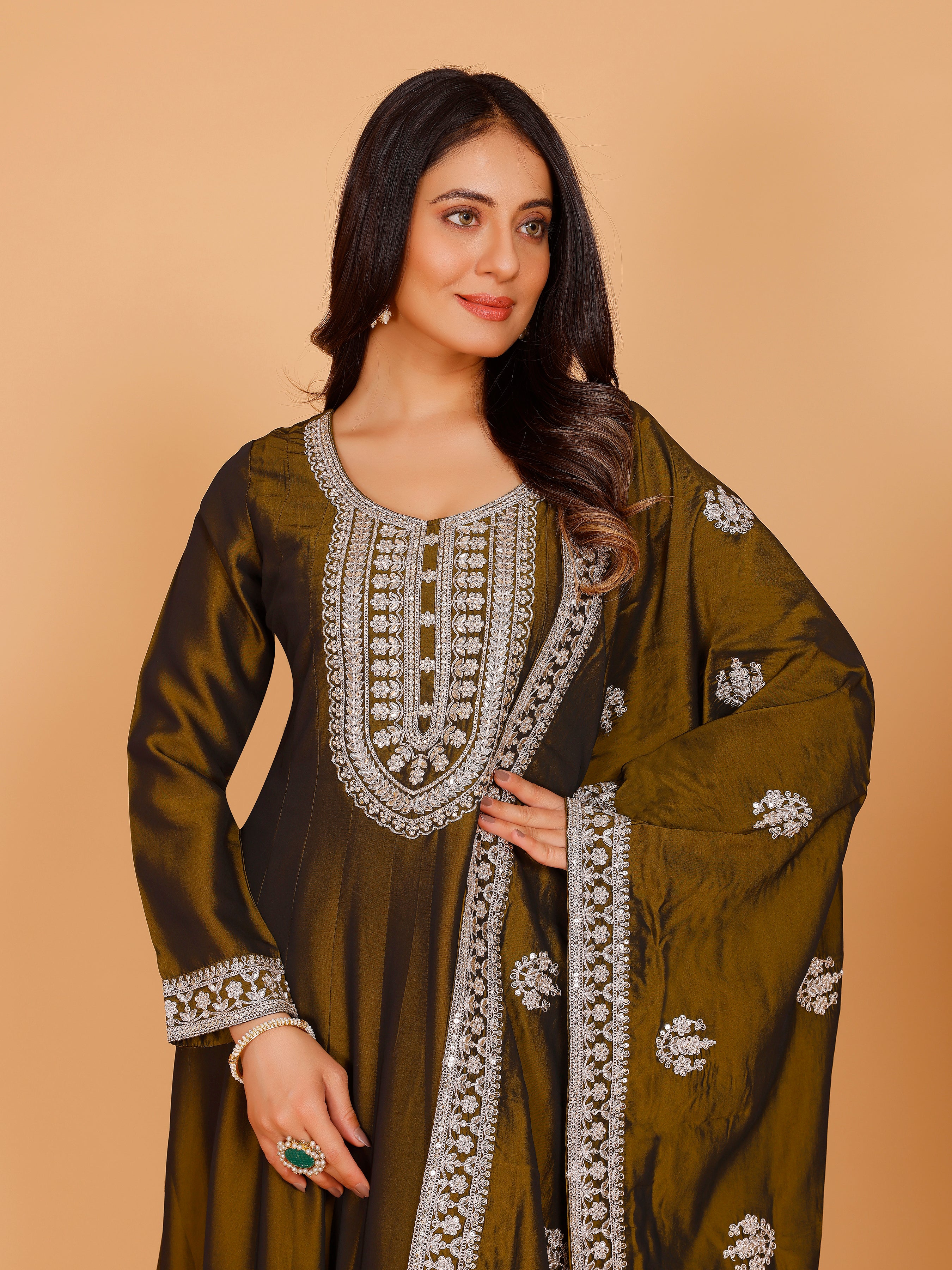 Anavi Flair Suit