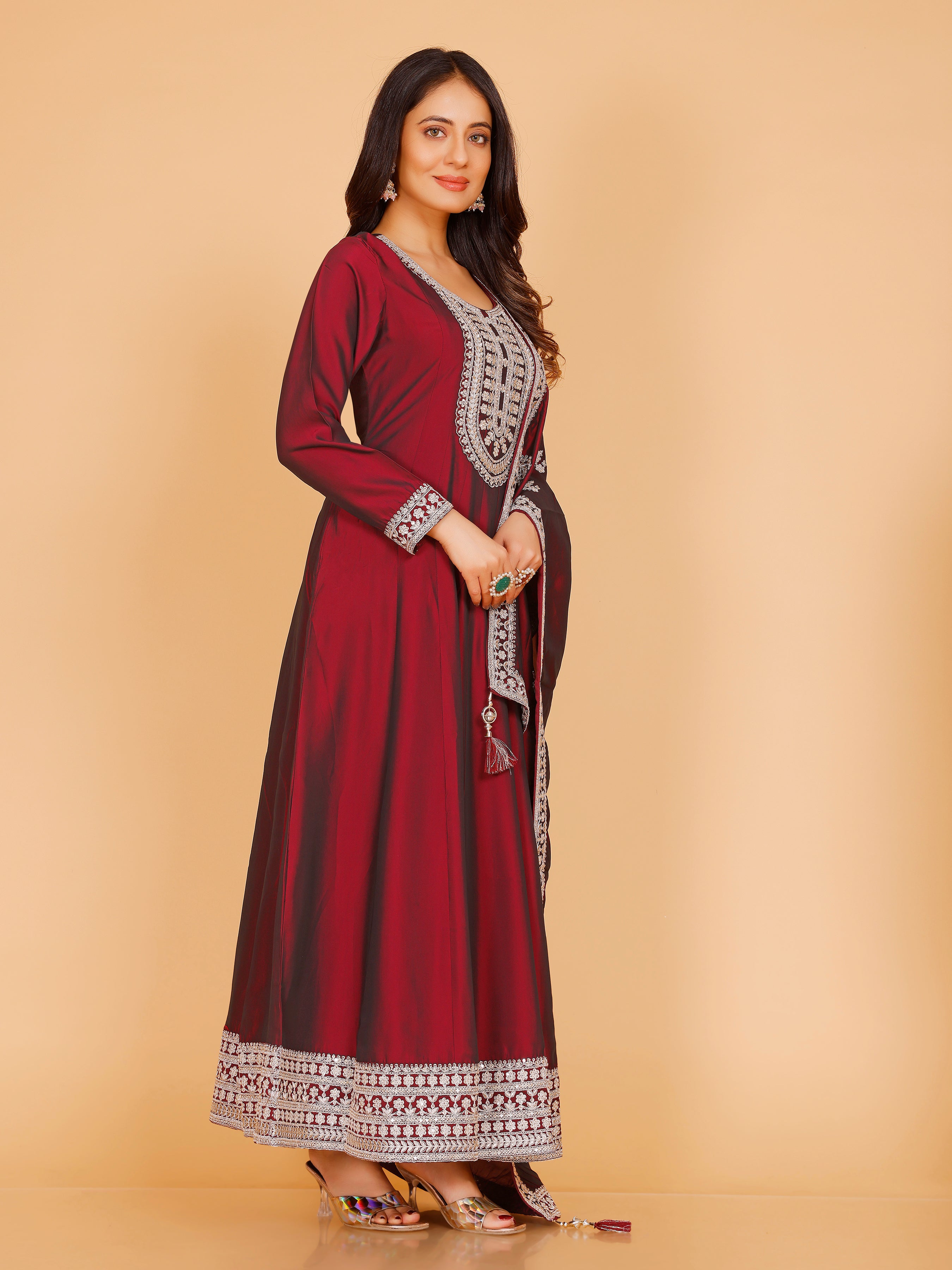 Anavi Flair Suit